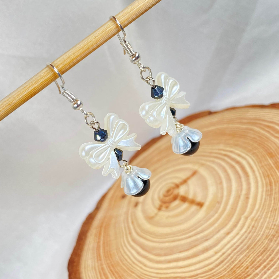 Bow Design earrings | Handmade - Fatatun