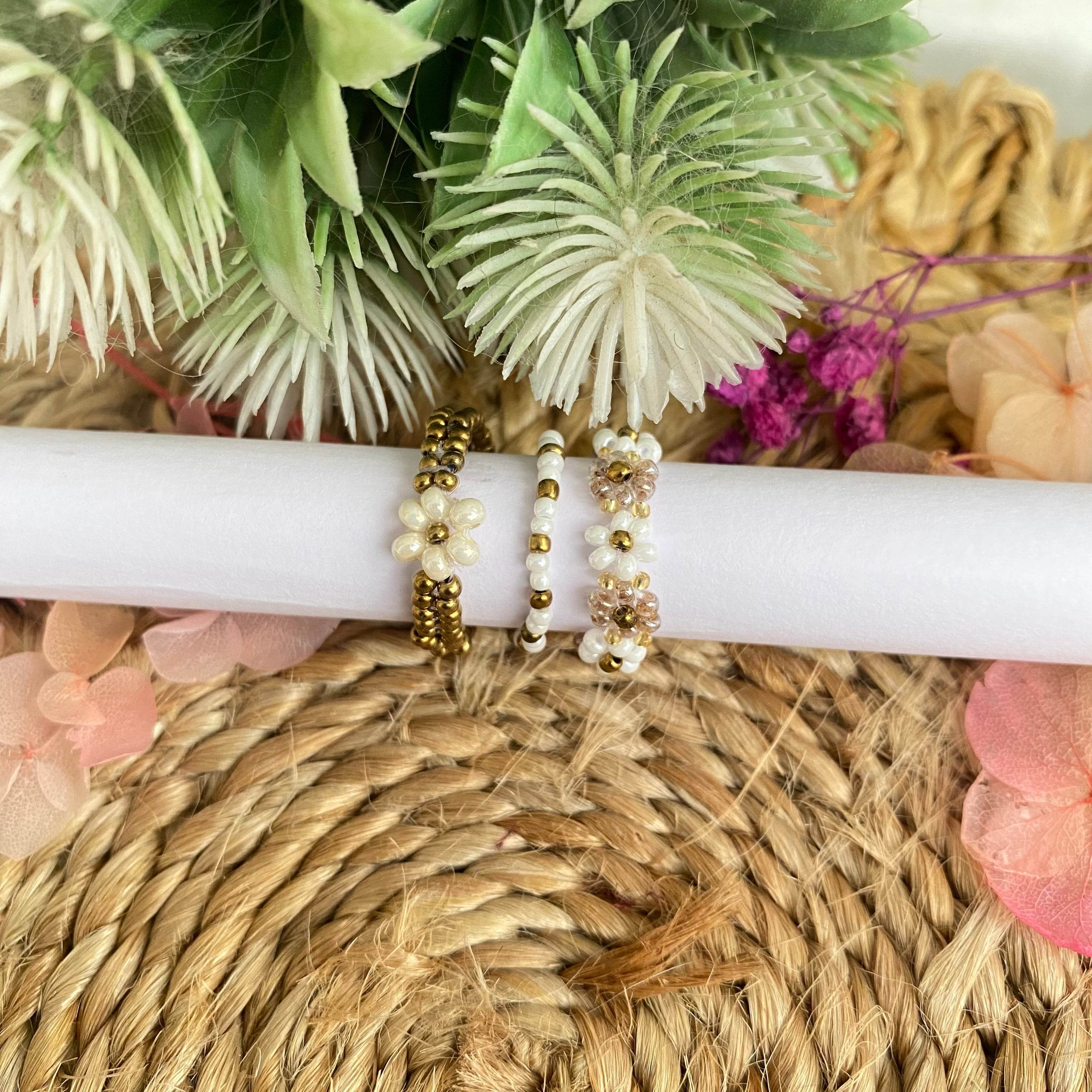 Off white pearl and rusty golden bead rings set of 3 - Fatatun