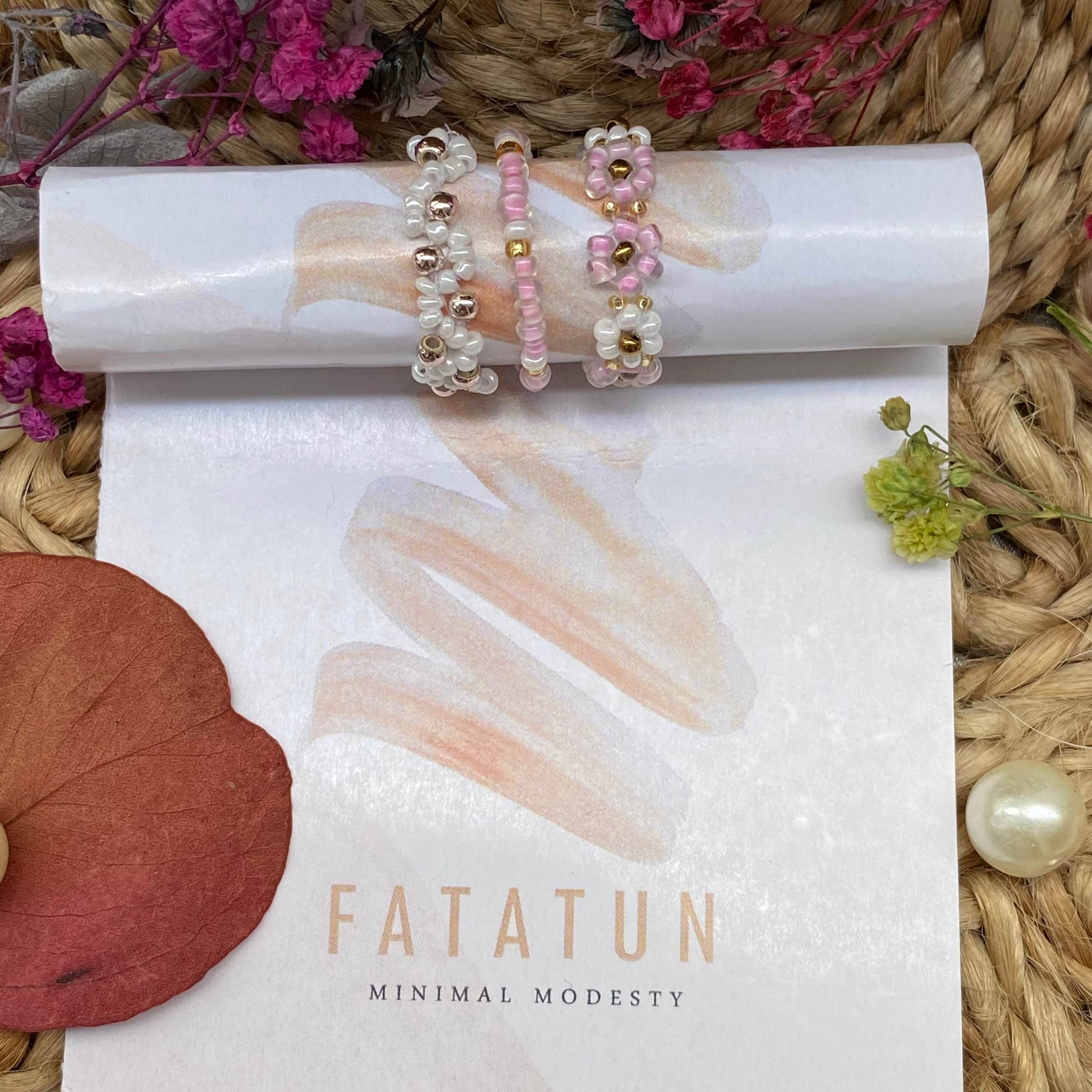 Baby pink and white daisy rings set of 3 - Fatatun