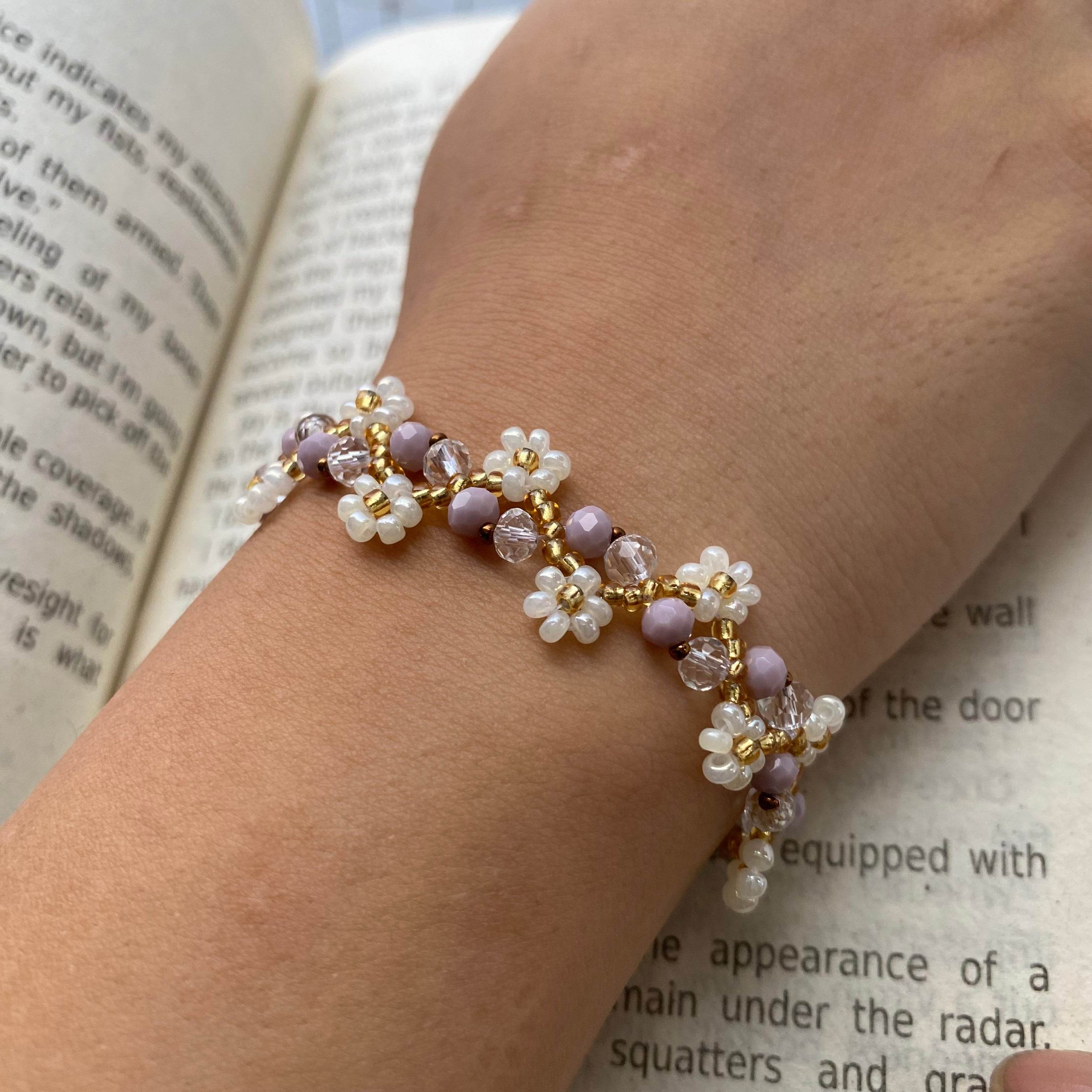 Daisy Flower Bracelet| Lilac & Crystal | Double Daisy Design - Fatatun