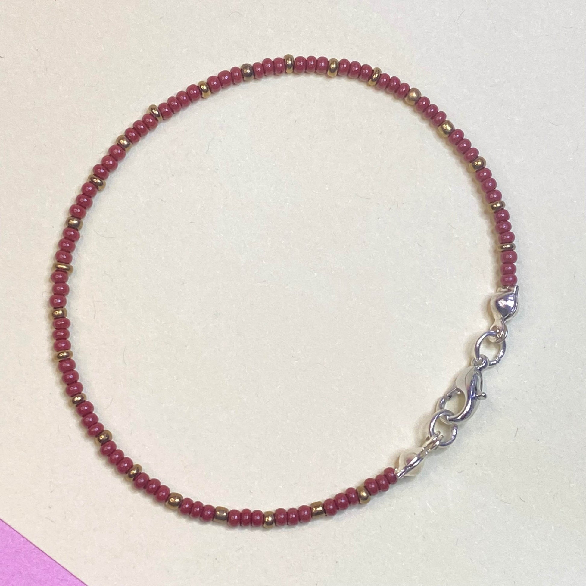 Minimal Seed Beads bracelet | Note its single line - Fatatun