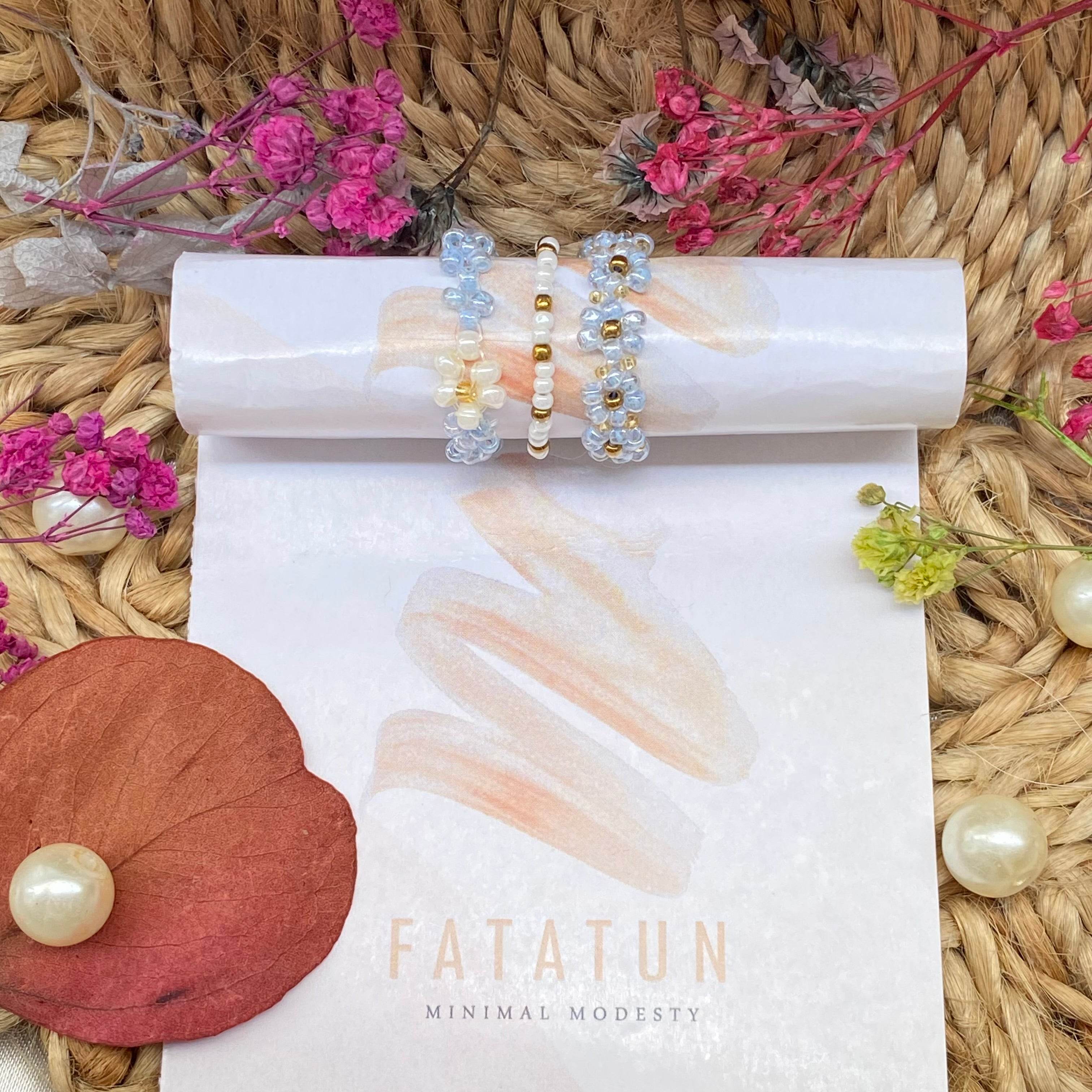 Ice blue and pearl daisy rings set of 3 - Fatatun