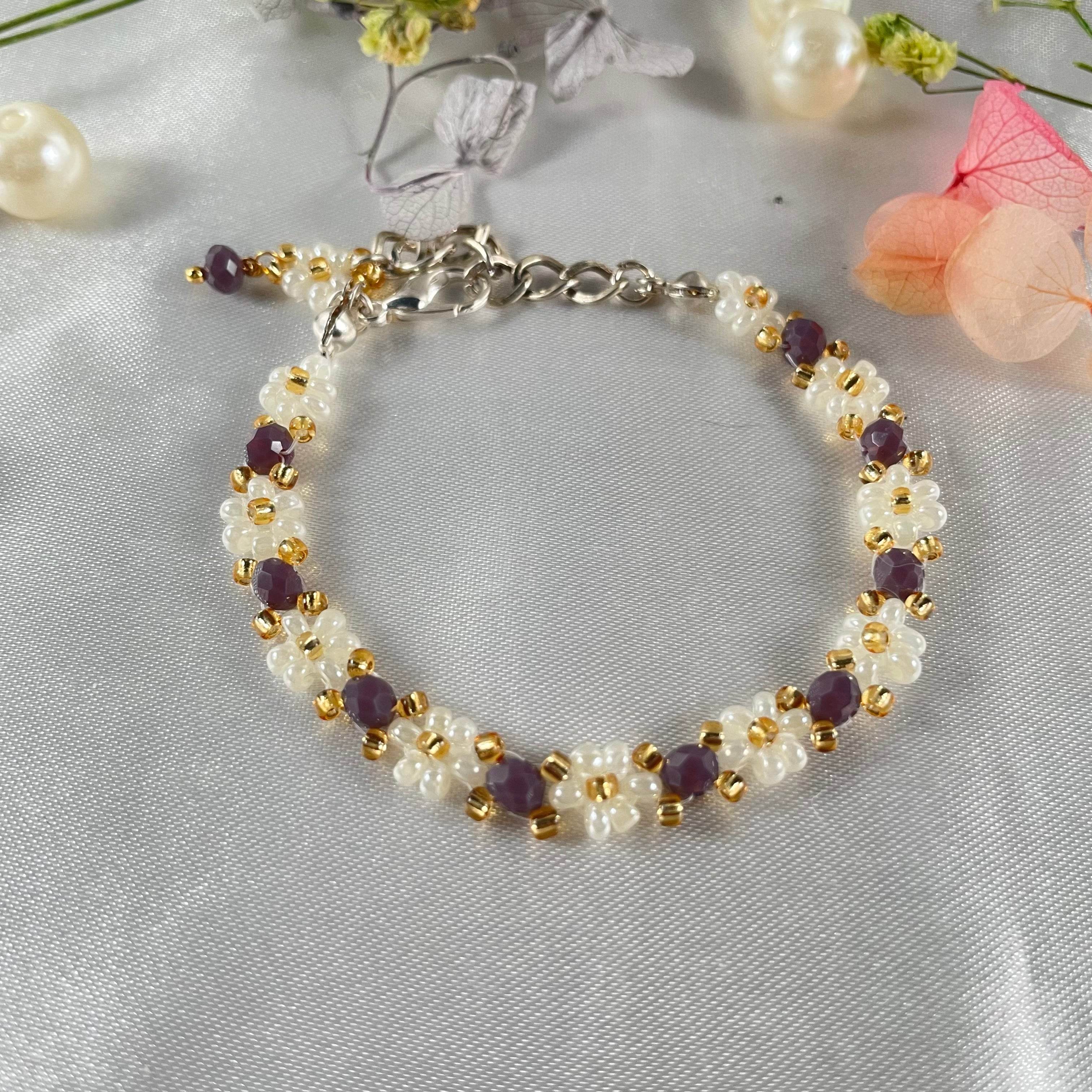 Daisy Flowers bracelet rondella Crystal| Dark Mauve and Off-White with Golden beads - Fatatun