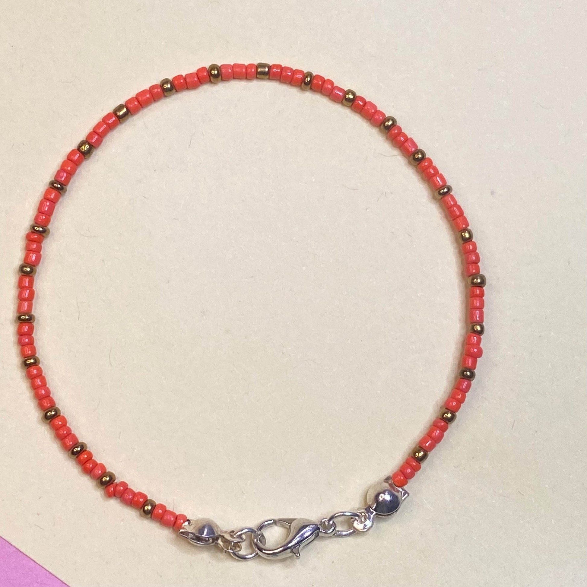 Minimal Seed Beads bracelet | Note its single line - Fatatun