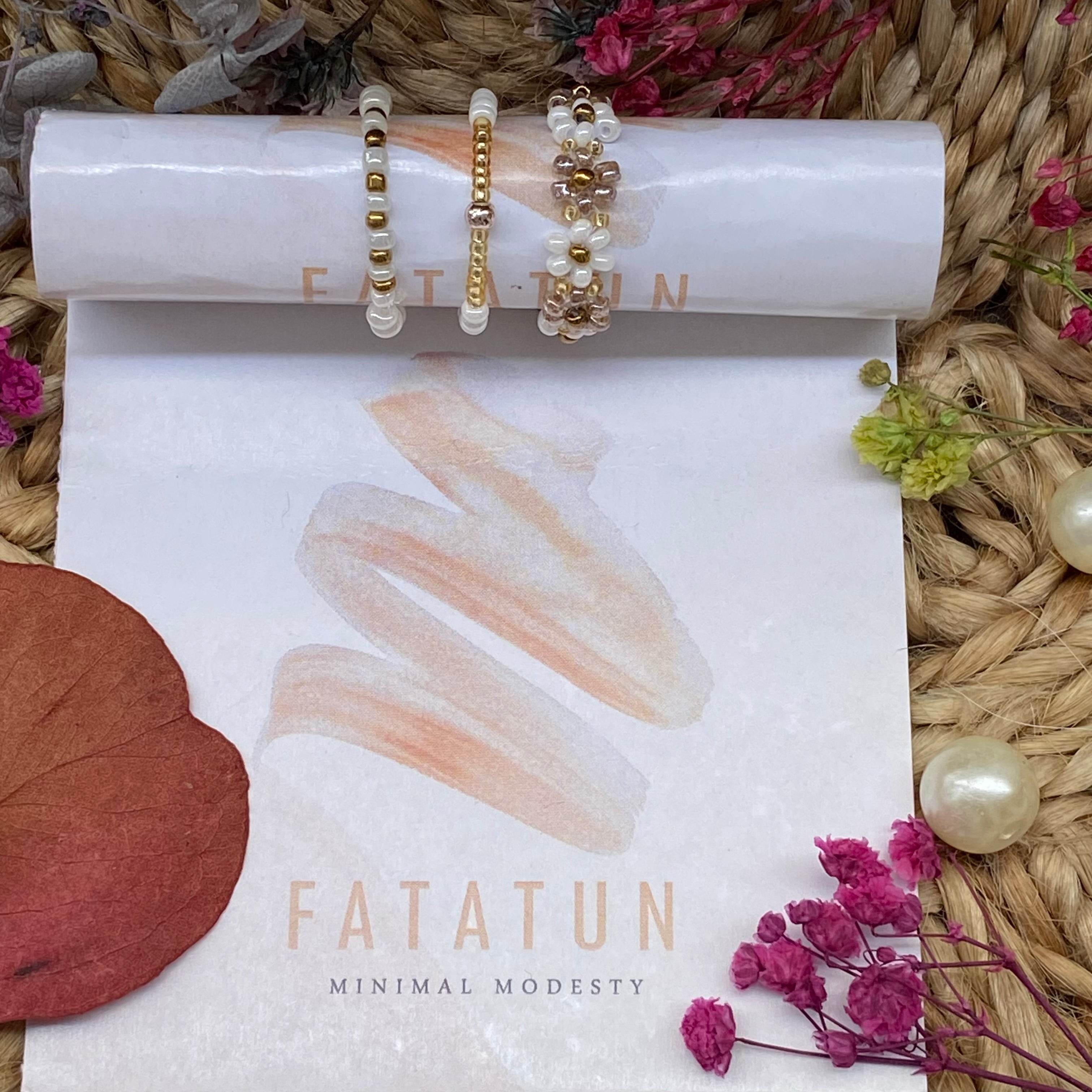 Golden and white daisy flower rings set of 3 - Fatatun