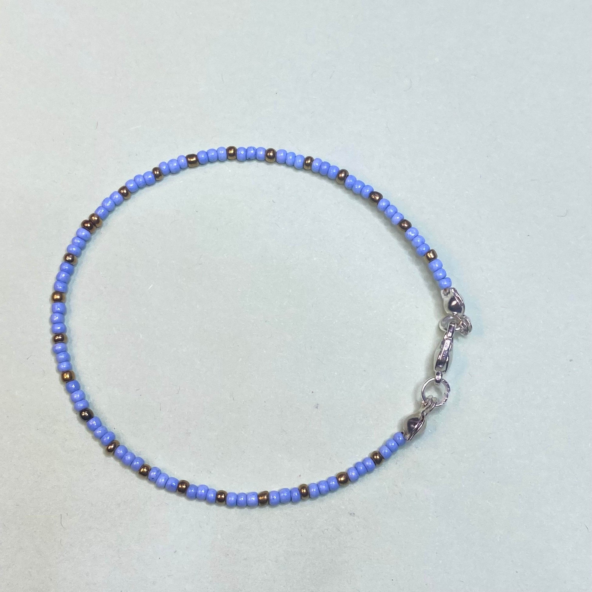 Minimal Seed Beads bracelet | Note its single line - Fatatun