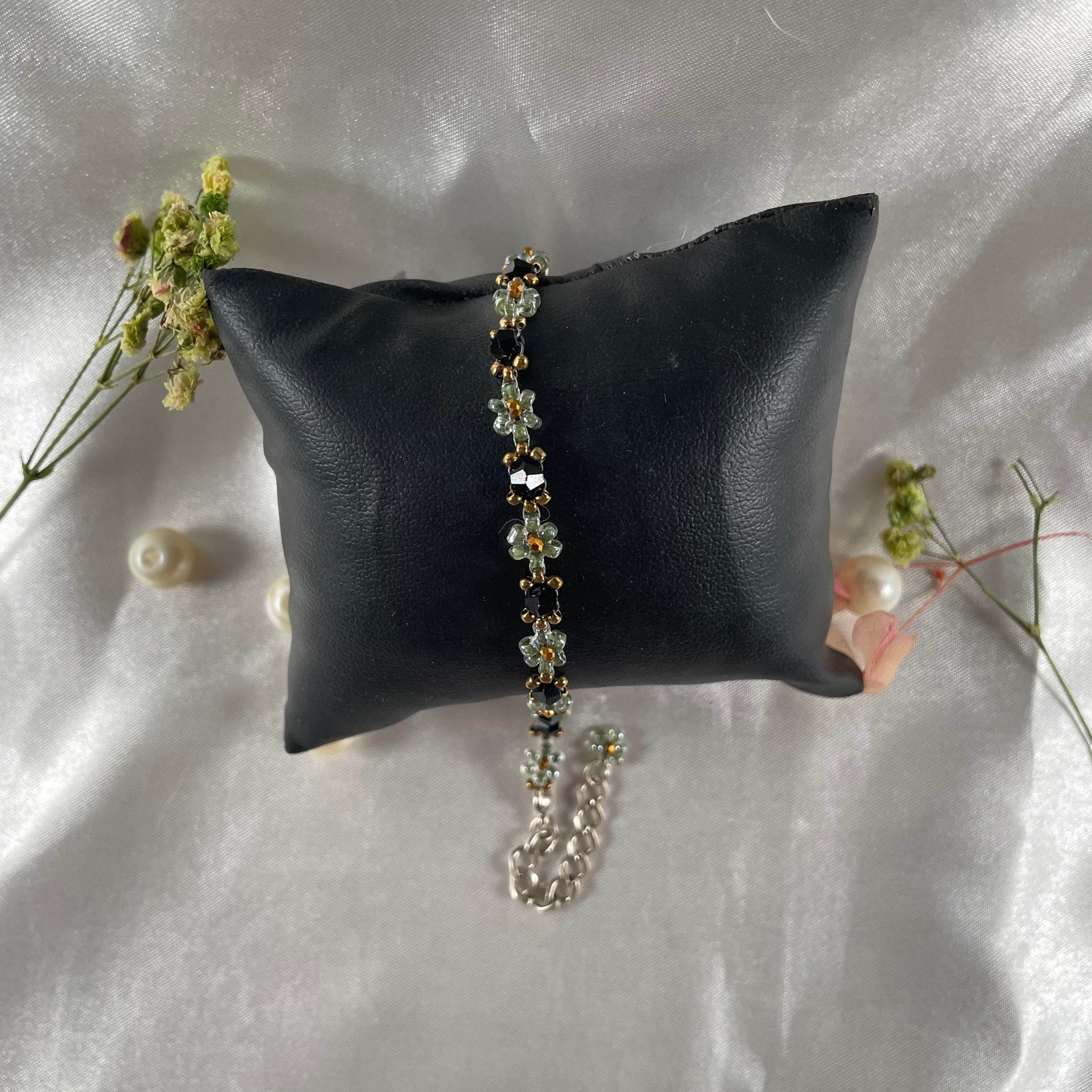 Daisy Flowers bracelet| colour Black Bicon Crystal and olive green, golden beads - Fatatun
