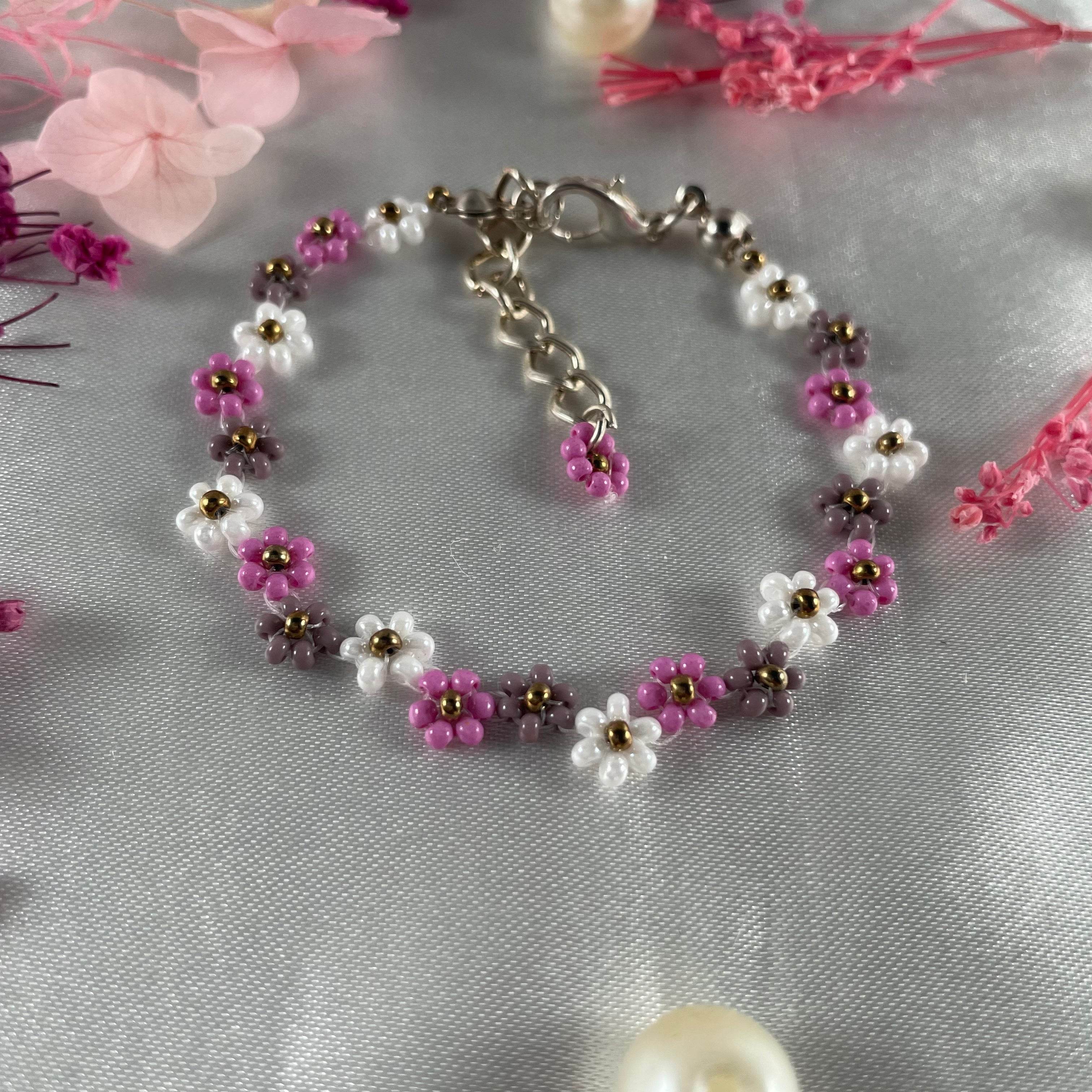 Daisy Flowers bracelet | Zigzag Opaque Pink, Mauve, white, with Golden seed bead - Fatatun