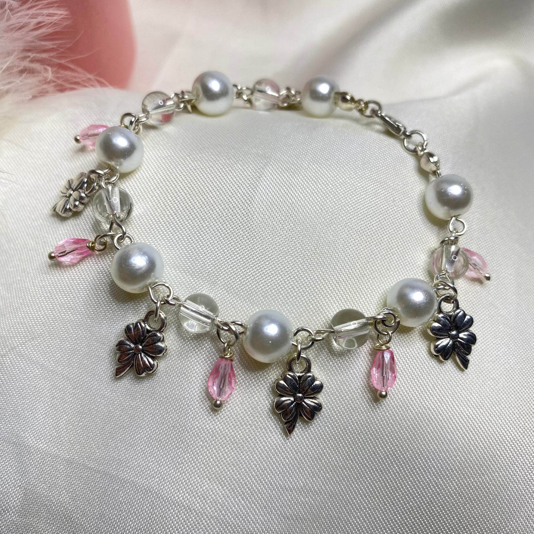 Pink drops beads & pearls with | flowers charms bracelet | fairy design - Fatatun