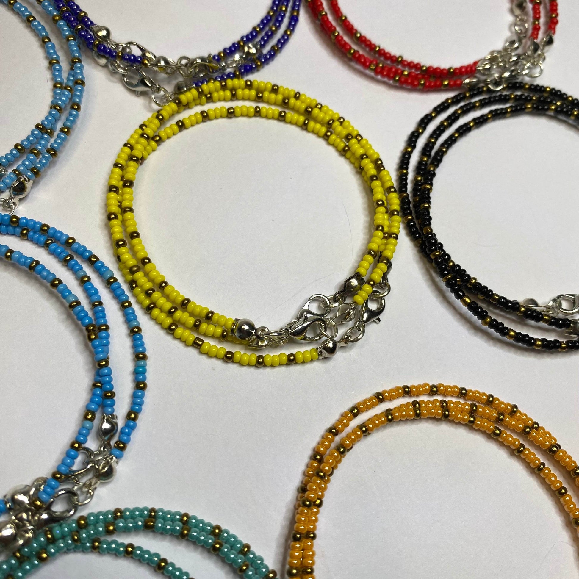 Minimal Seed Beads bracelet | Note its single line - Fatatun