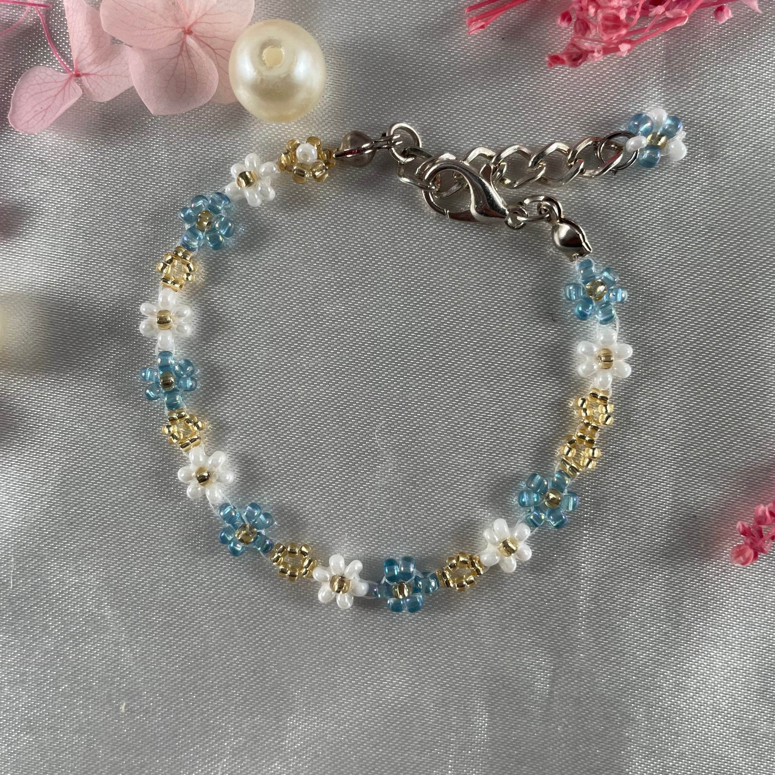 Daisy Flowers bracelet, made with Sea blue, white and Golden Seed beads Finishing - Fatatun