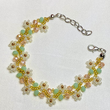 Daisy flowers Bracelet | Pastel green with peach | Double Daisy Design - Fatatun