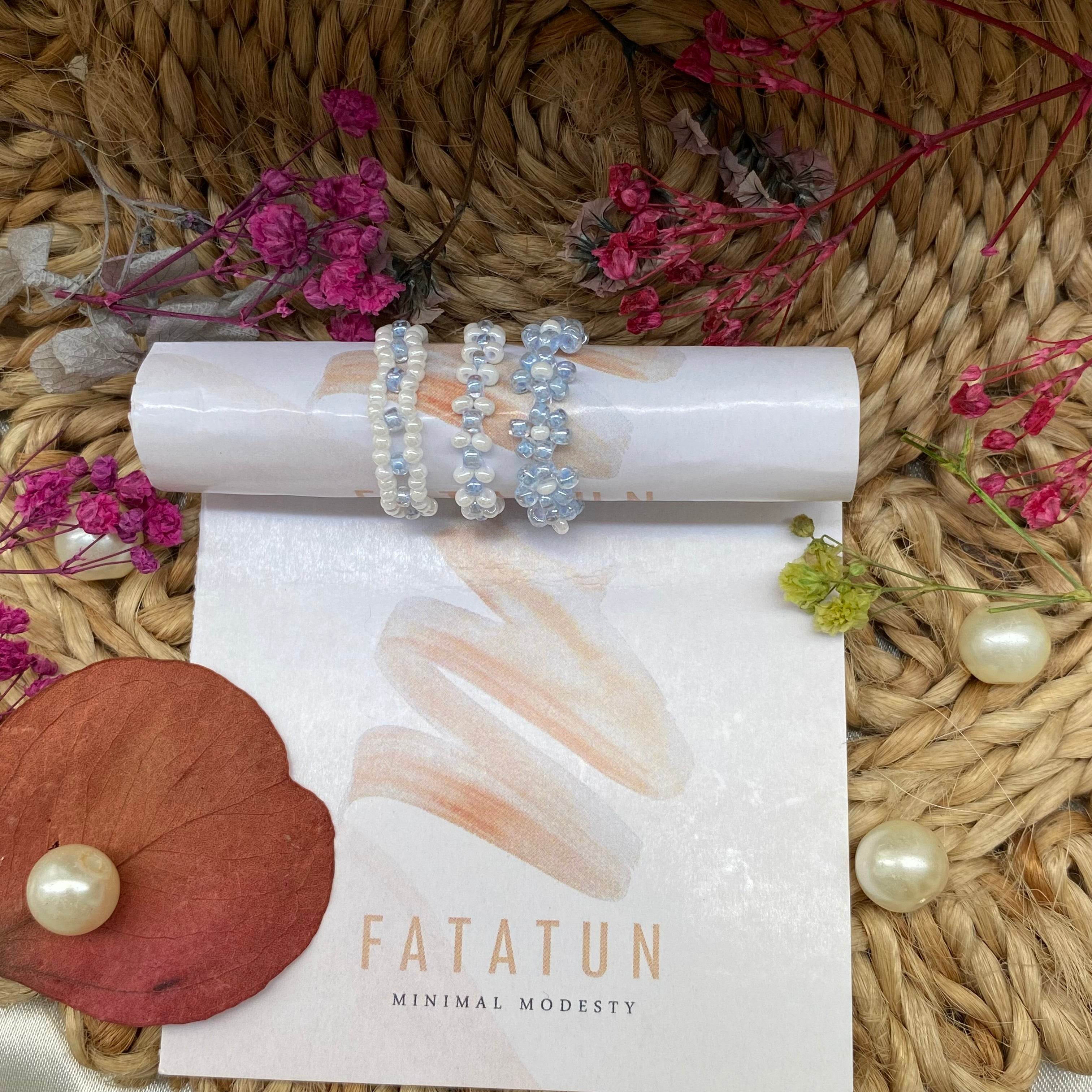 Ice blue and white daisy rings set of 3 - Fatatun