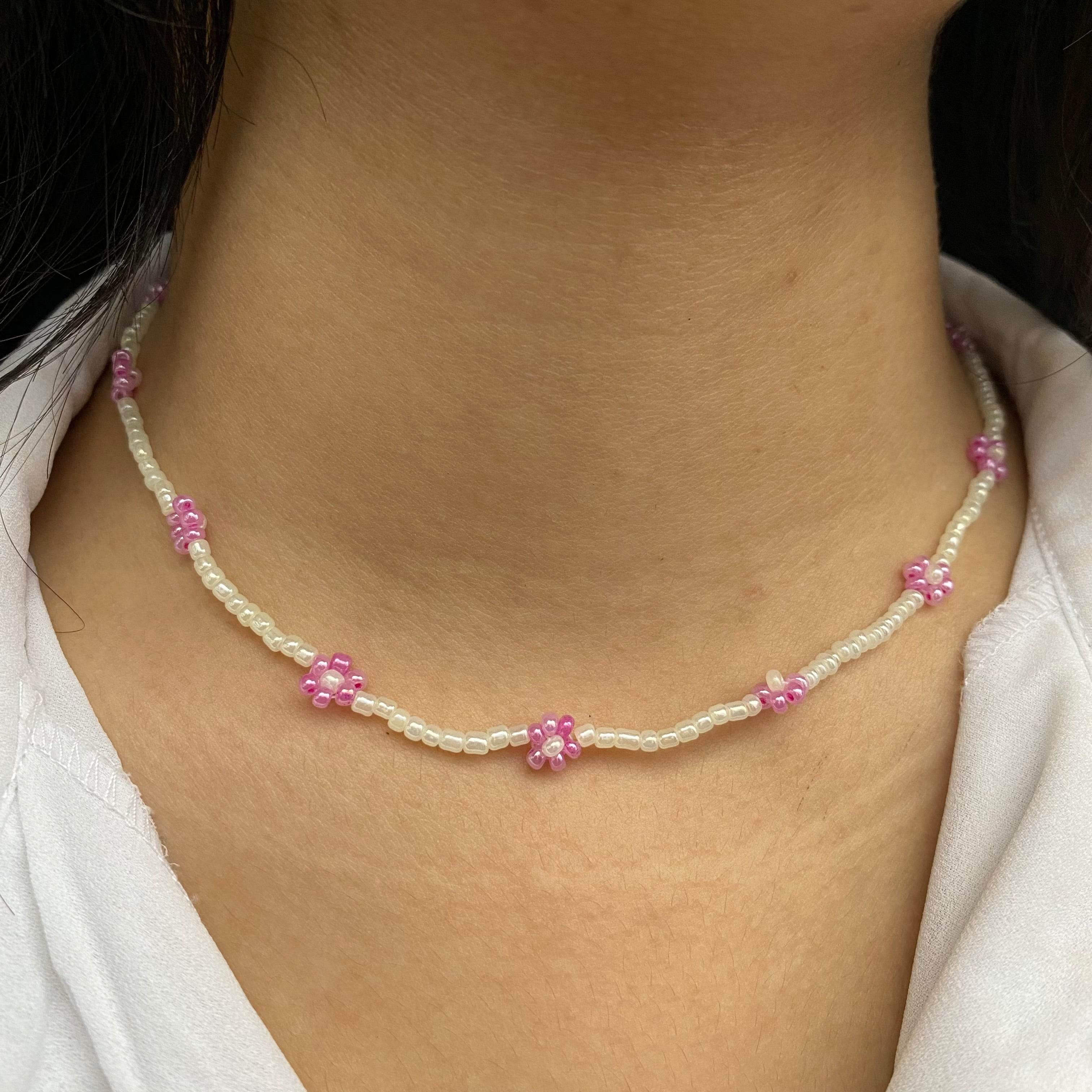 Daisy choker | Daisy beaded chain | Made with japaanee seed beads - Fatatun