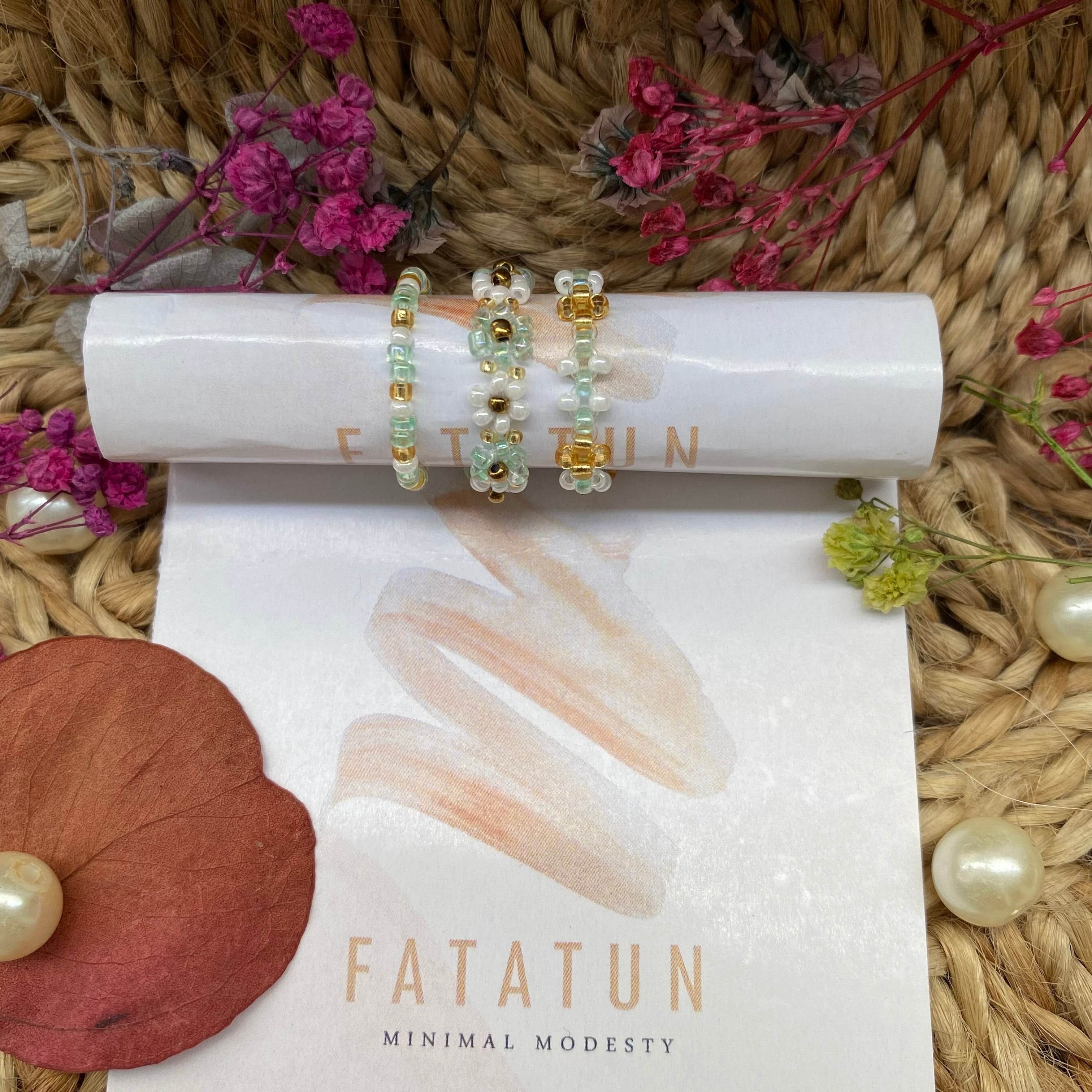 Sea green and golden daisy flower rings set of 3 - Fatatun