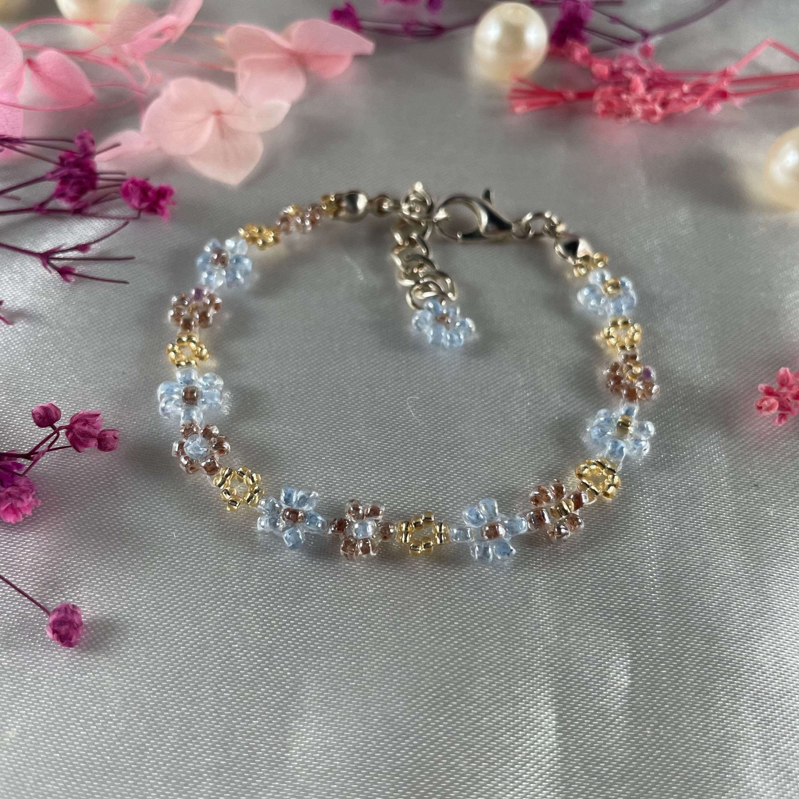 Daisy Flowers bracelet | pastel Blue, Light brown, golden finish - Fatatun