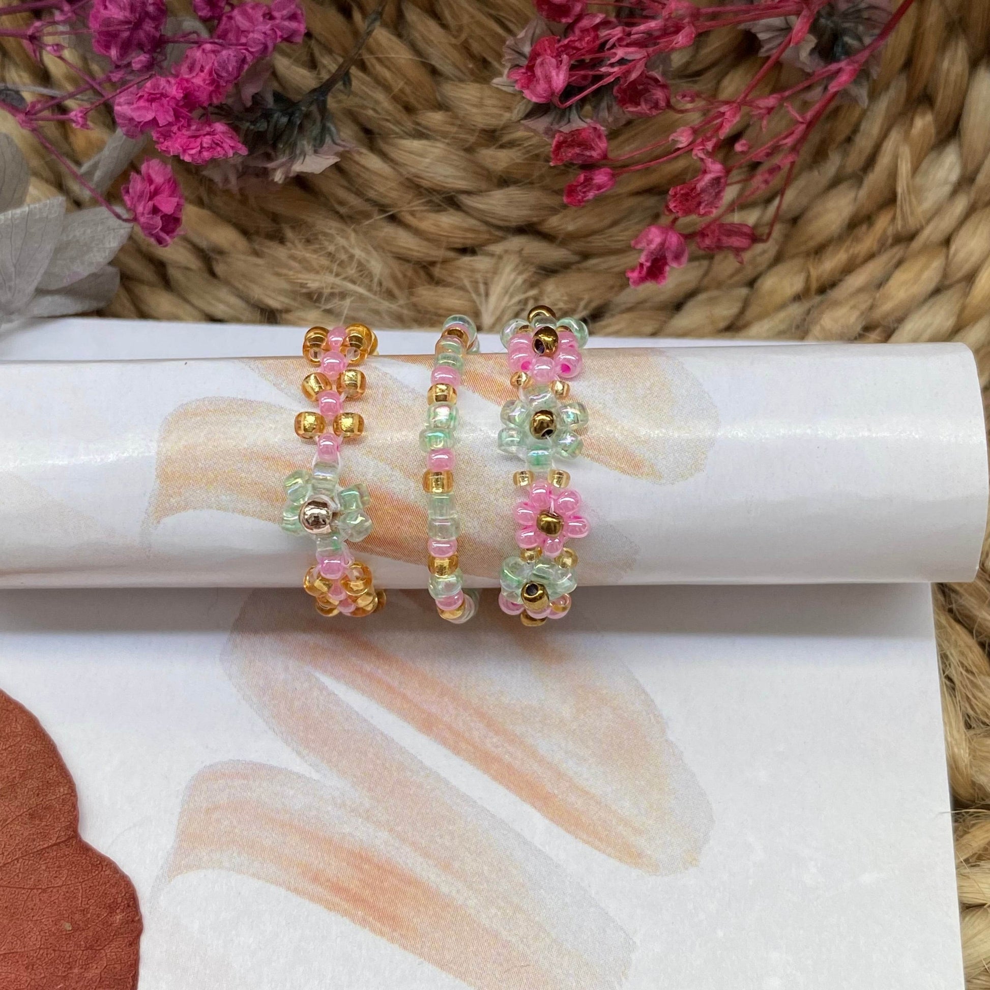 Green and pink daisy rings set of 3 - Fatatun