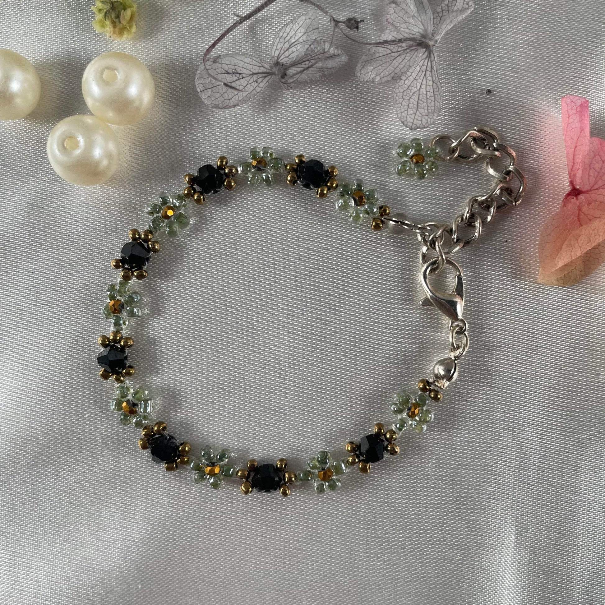 Daisy Flowers bracelet| colour Black Bicon Crystal and olive green, golden beads - Fatatun