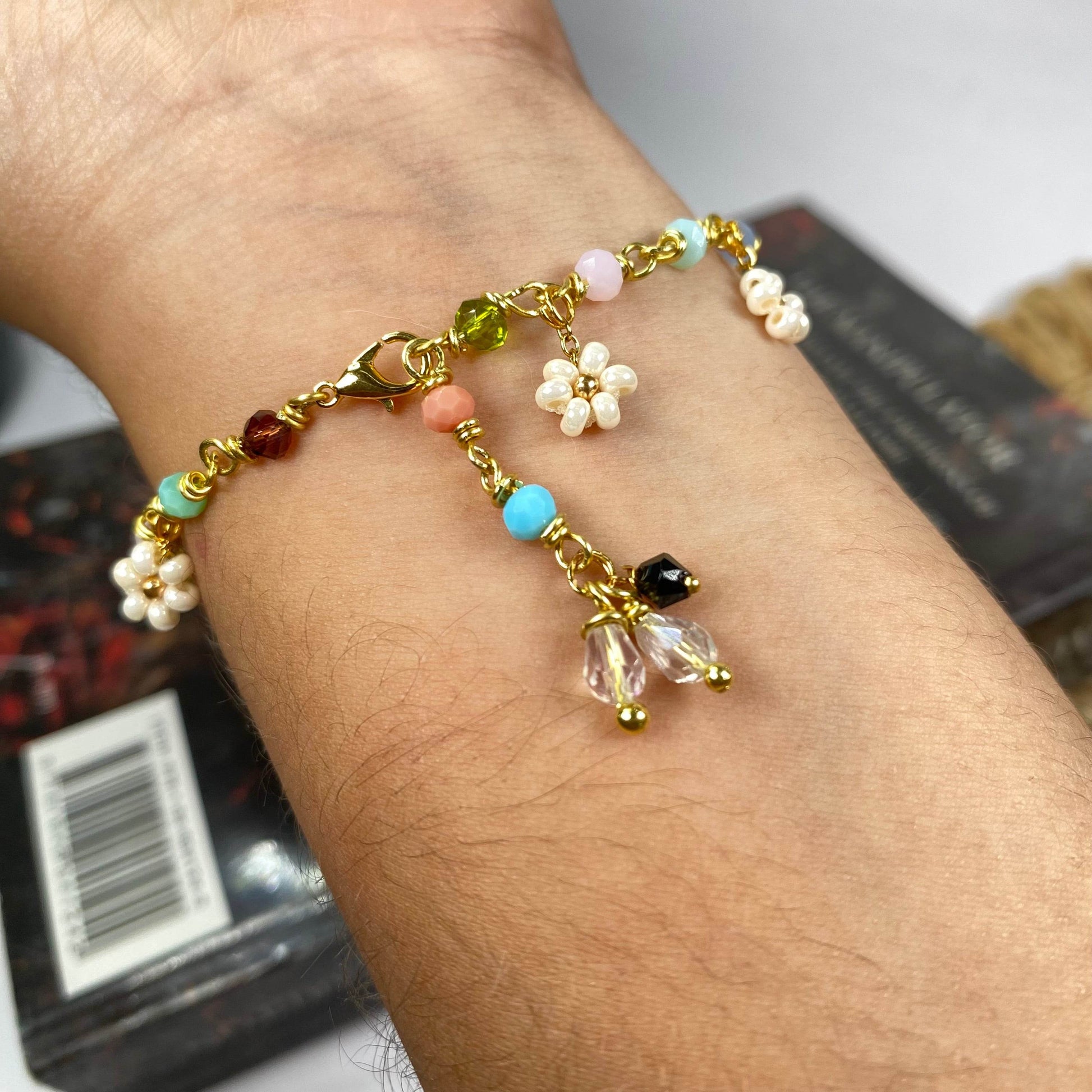 Handmade Daisy chain bracelet, brass wire handmade - Fatatun