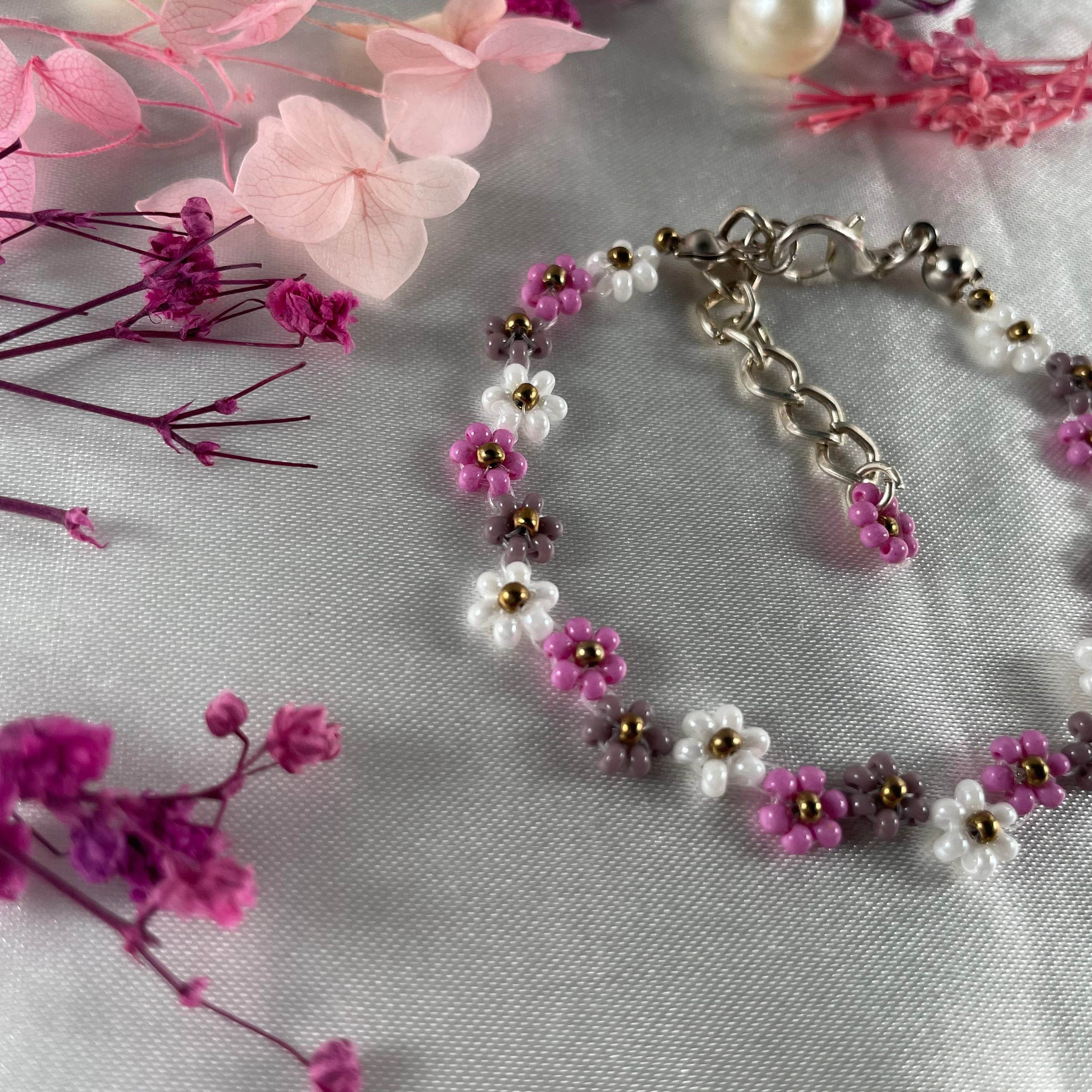 Daisy Flowers bracelet | Zigzag Opaque Pink, Mauve, white, with Golden seed bead - Fatatun