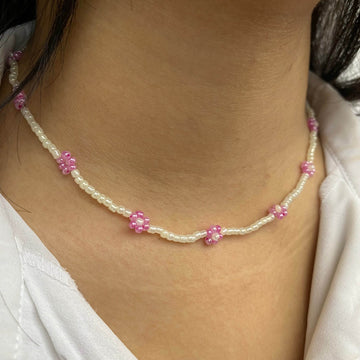 Daisy choker | Daisy beaded chain | Made with japaanee seed beads - Fatatun
