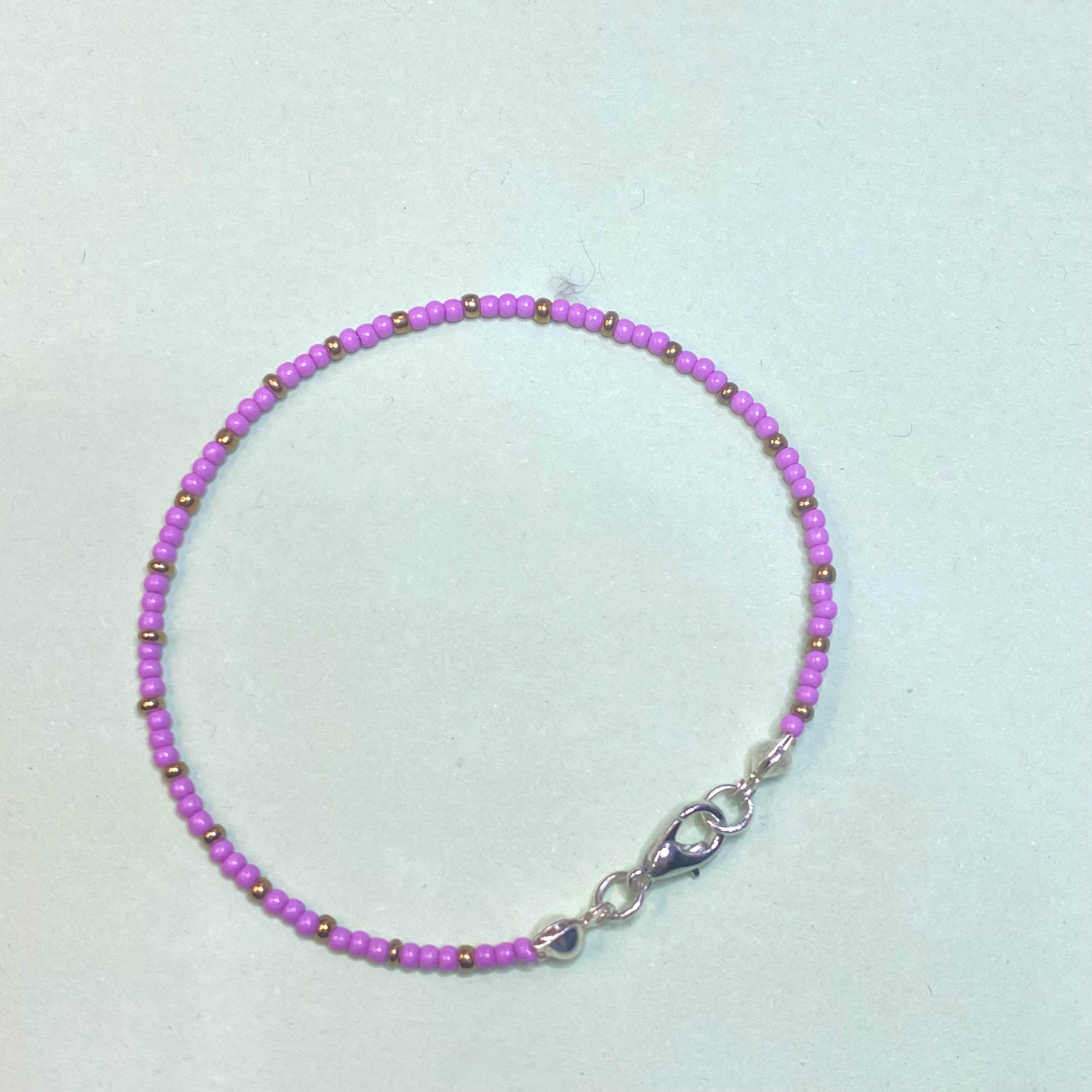 Minimal Seed Beads bracelet | Note its single line - Fatatun