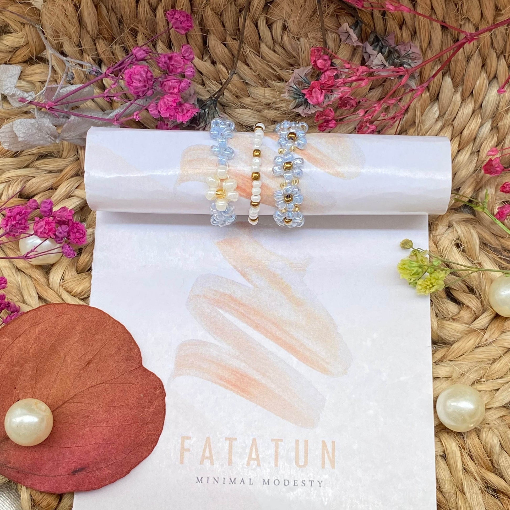 Ice blue and pearl daisy rings set of 3 - Fatatun