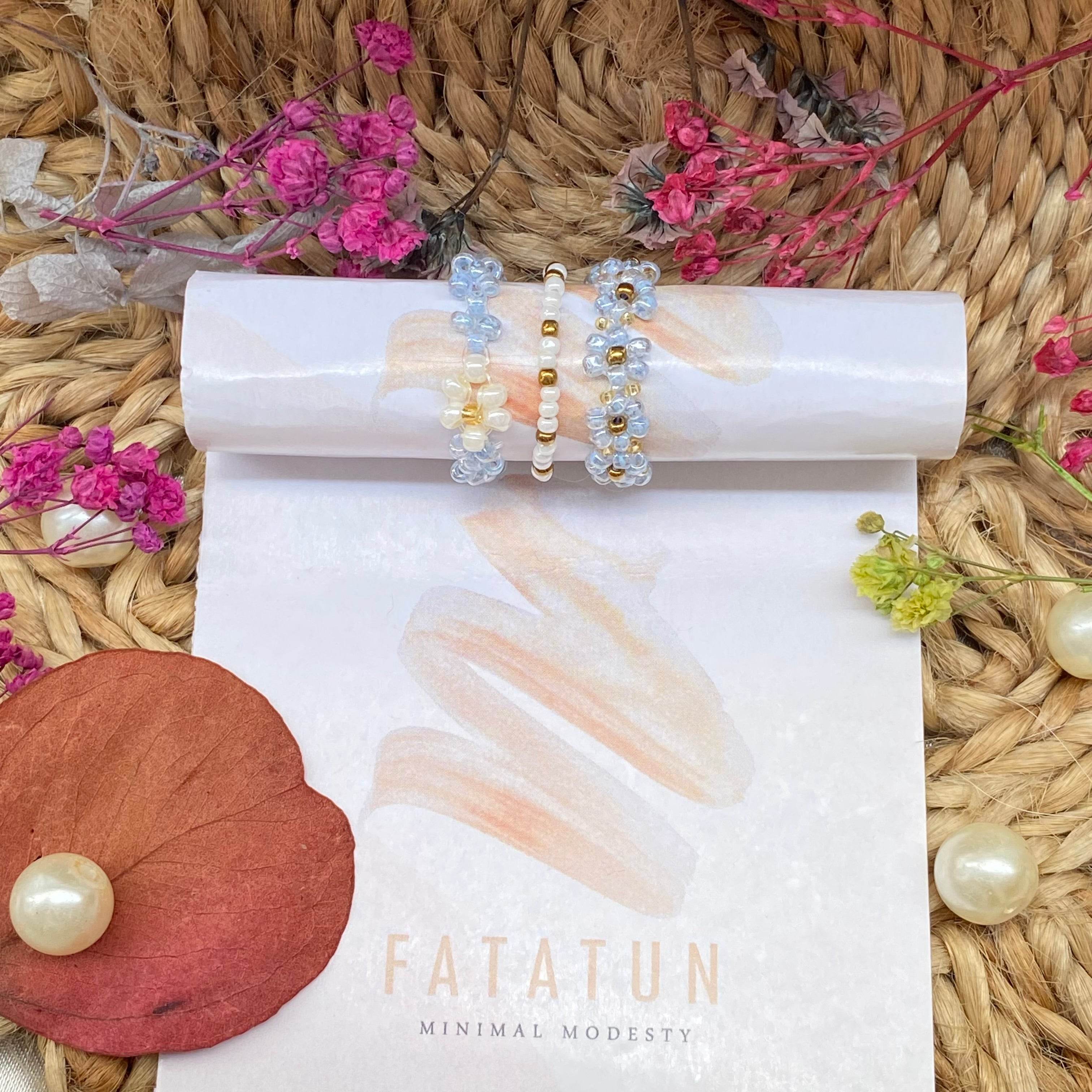 Ice blue and pearl daisy rings set of 3 - Fatatun