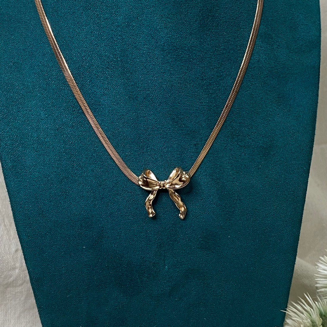 Rose Gold Bow Necklace Anti-Tarnish