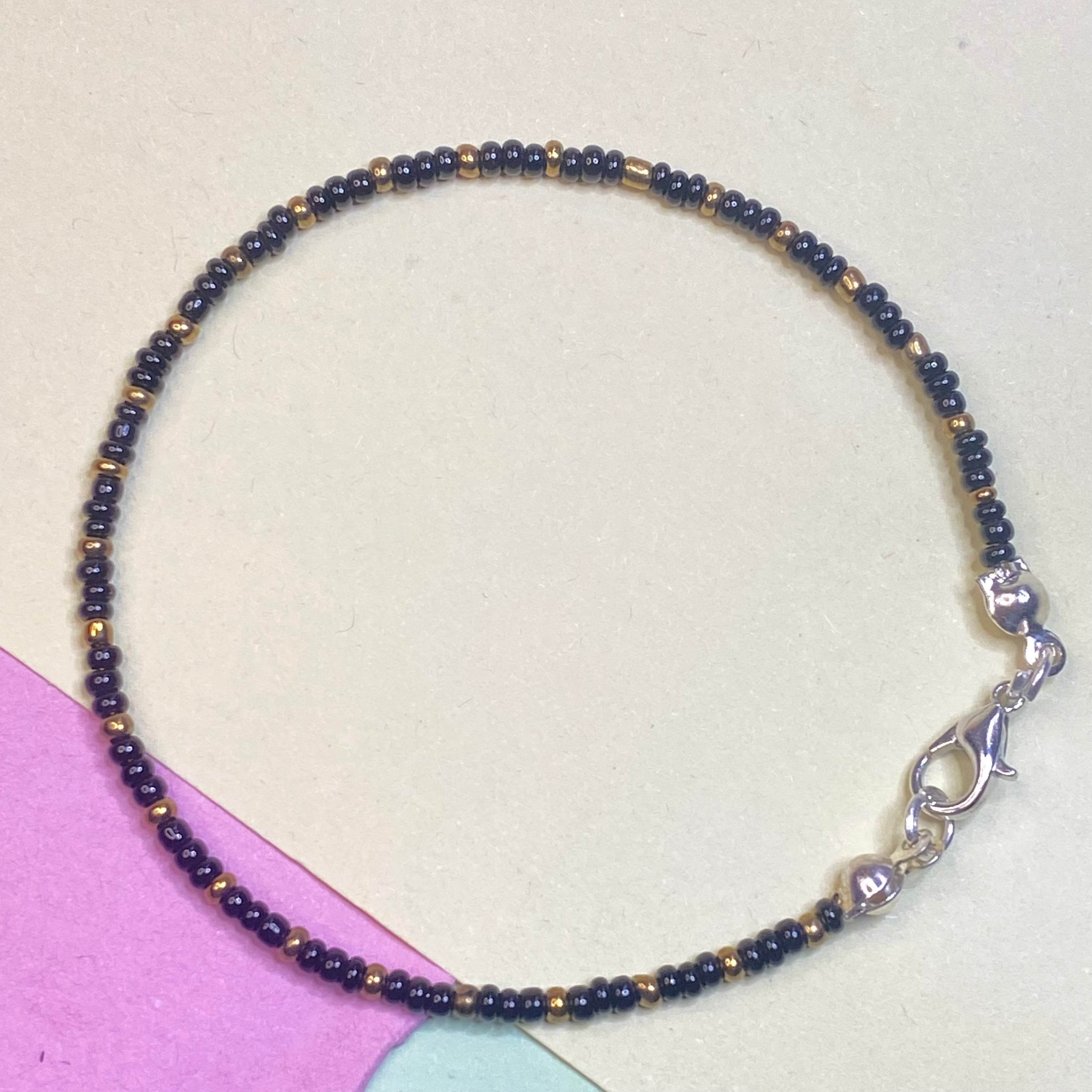 Minimal Seed Beads bracelet | Note its single line - Fatatun