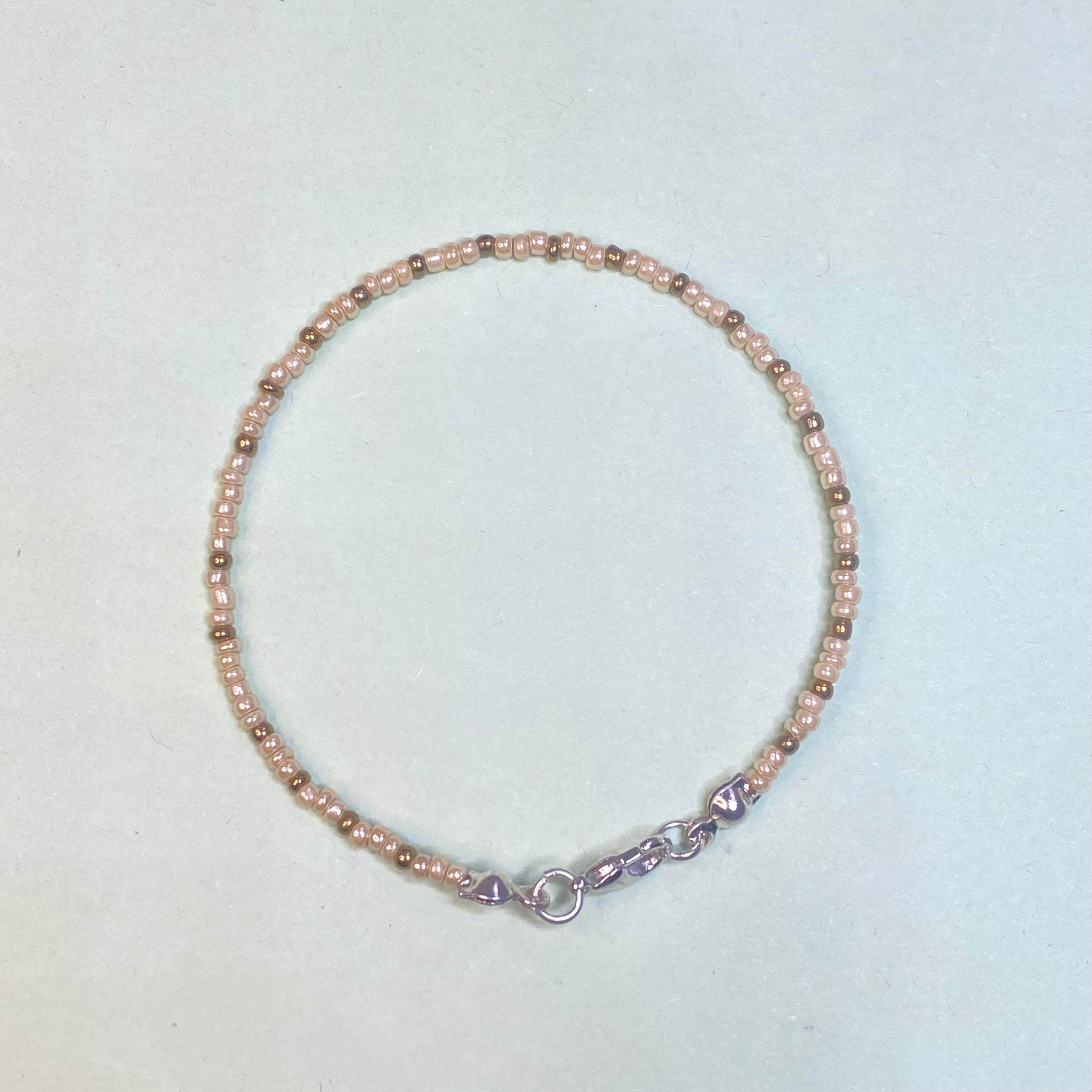 Minimal Seed Beads bracelet | Note its single line - Fatatun