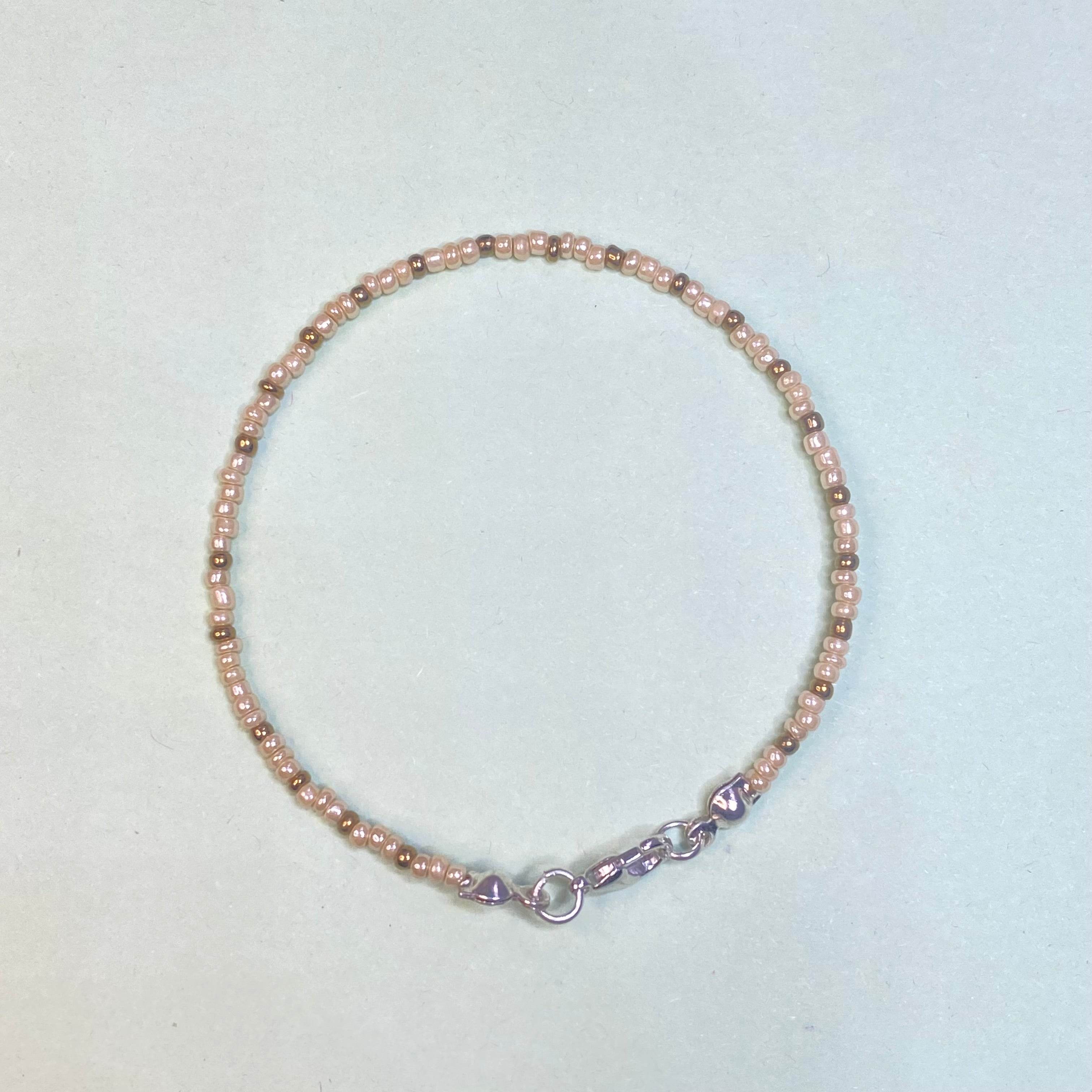 Minimal Seed Beads bracelet | Note its single line - Fatatun