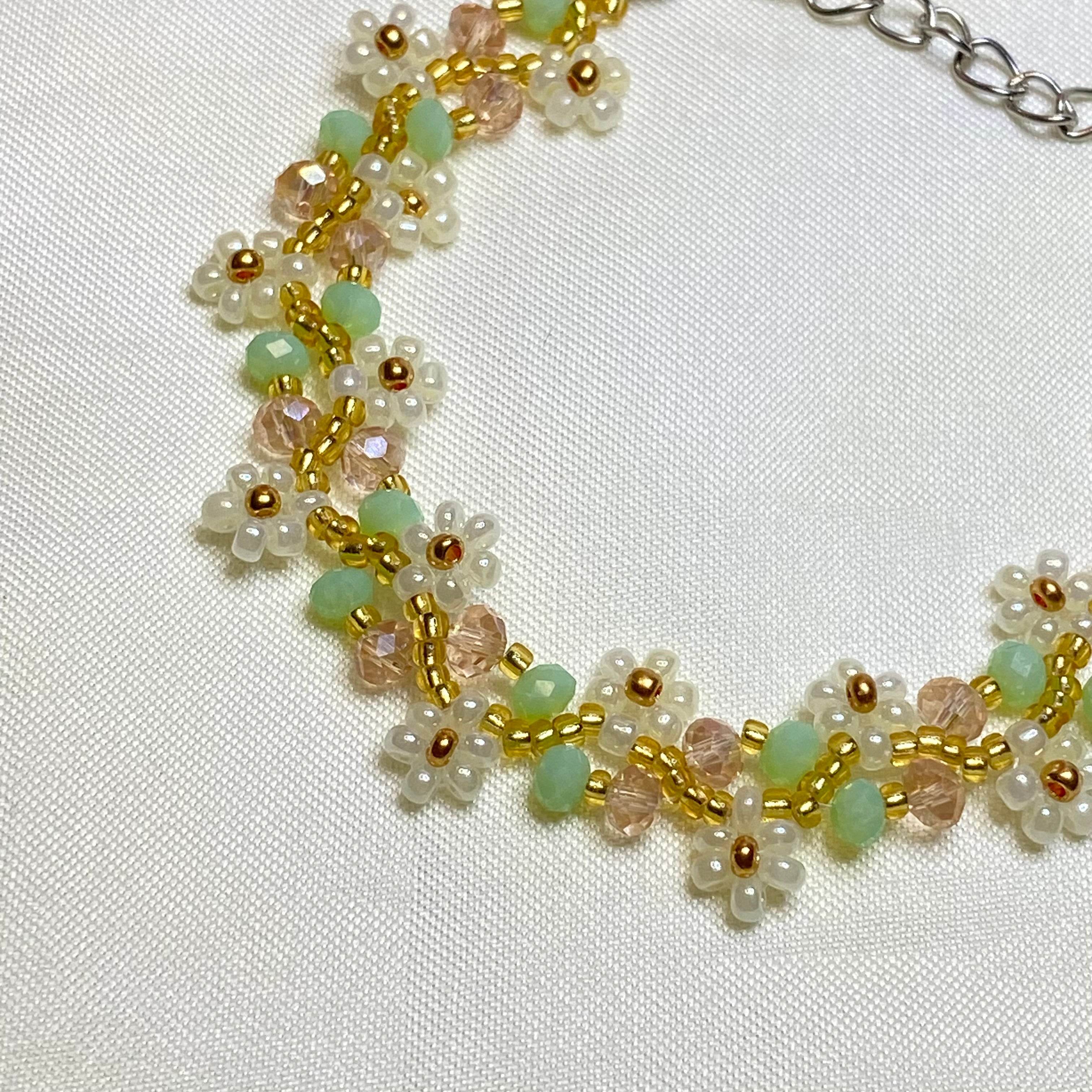 Daisy flowers Bracelet | Pastel green with peach | Double Daisy Design - Fatatun