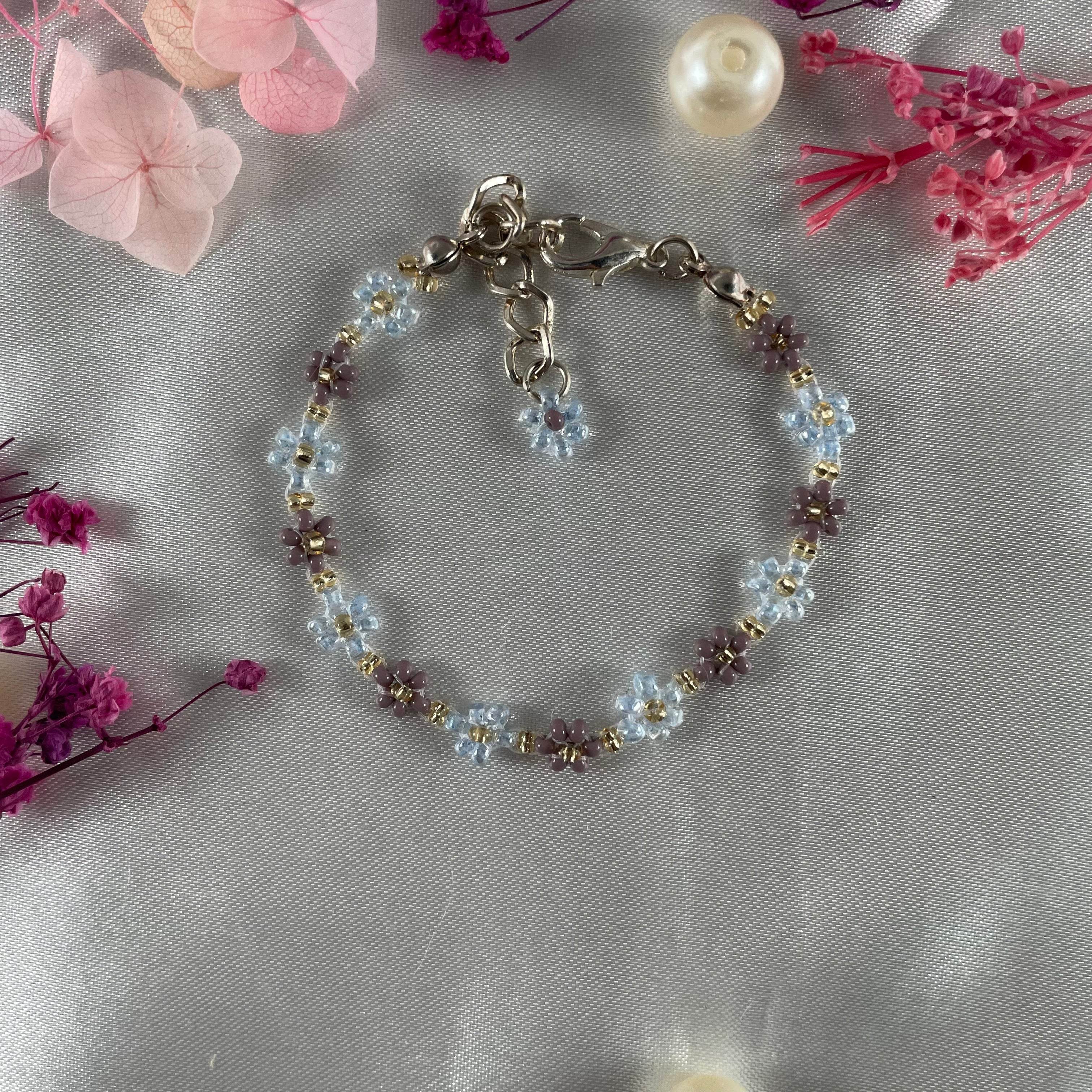 Daisy bracelet, made with Mauve Light Blue Colour, Golden finishing - Fatatun