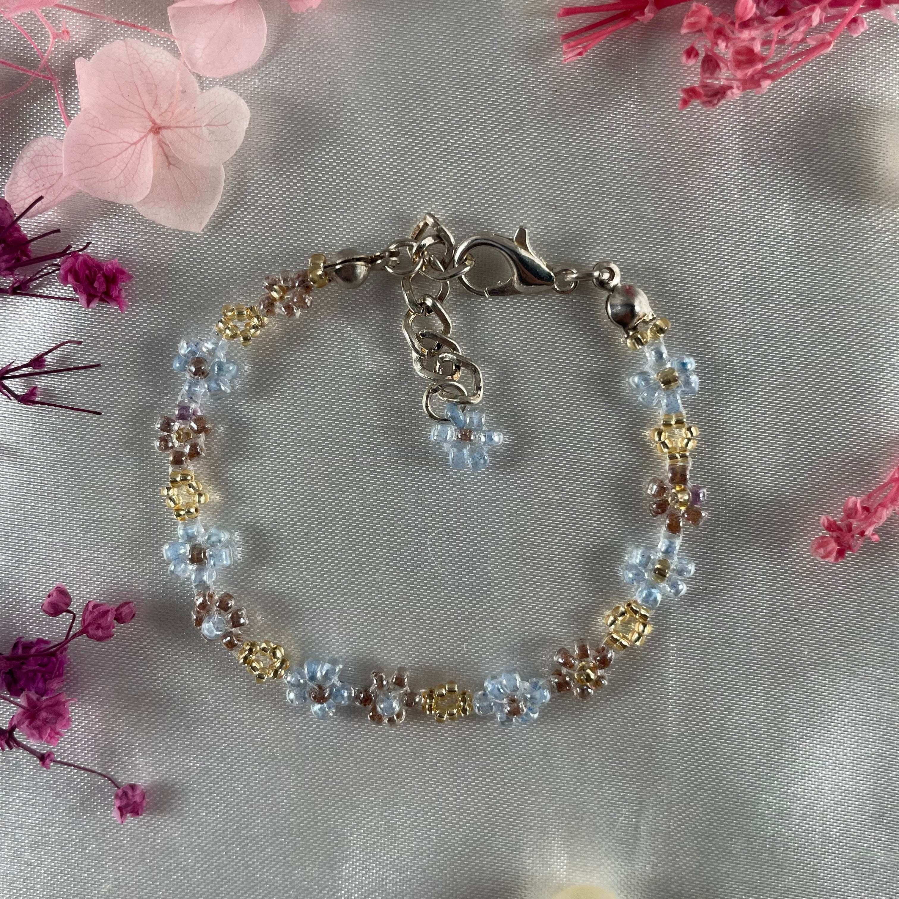 Daisy Flowers bracelet | pastel Blue, Light brown, golden finish - Fatatun