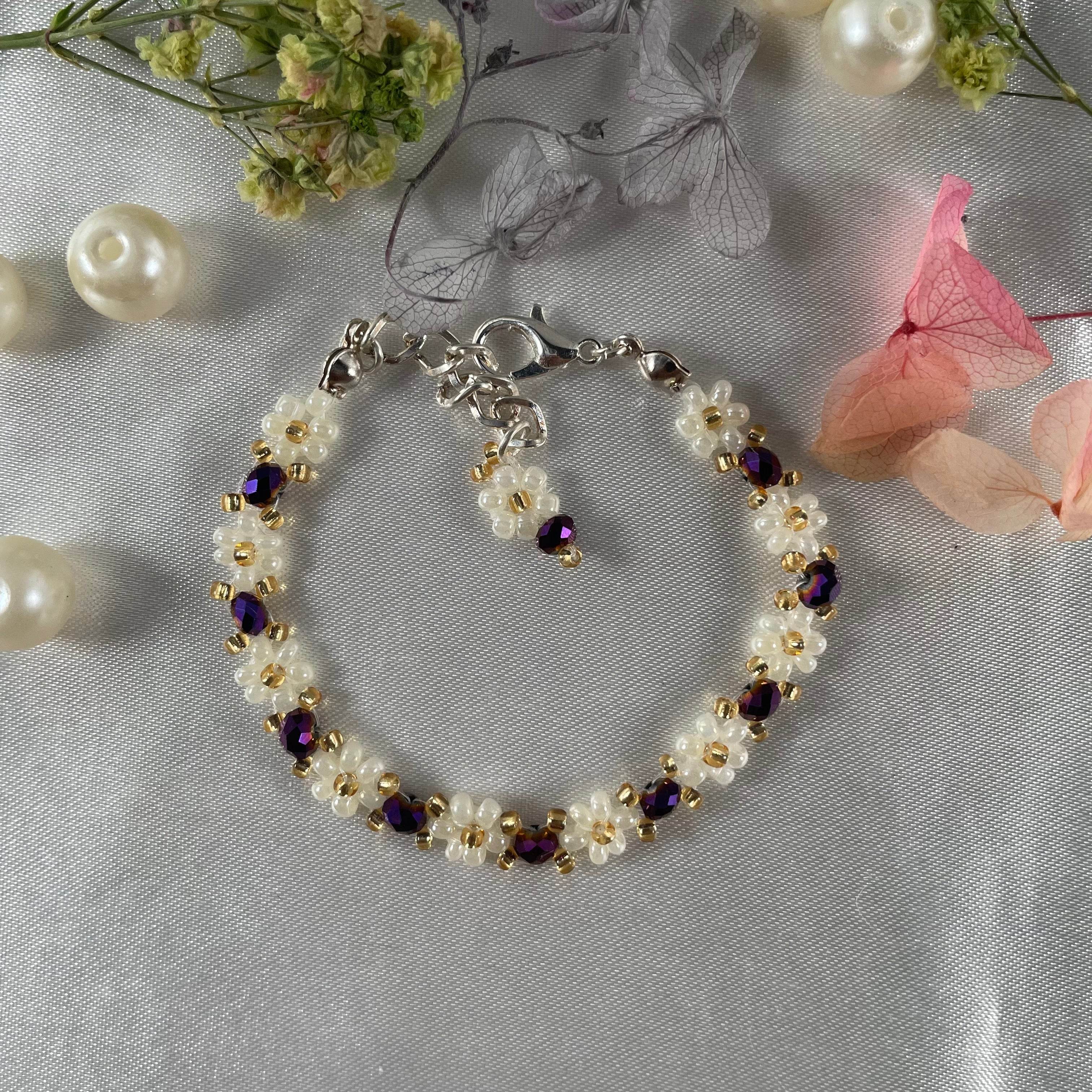 Daisy Flowers bracelet Rondella Crystal | Dark purple, Off-White with Golden seed beads - Fatatun