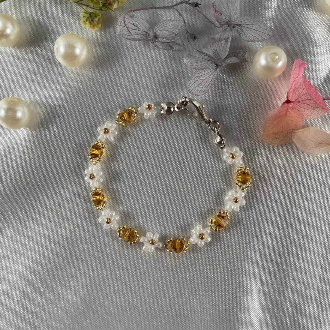Daisy Flowers bracelet Bicon Crystal | Mustard Crystal, Off-White with golden seed beads - Fatatun