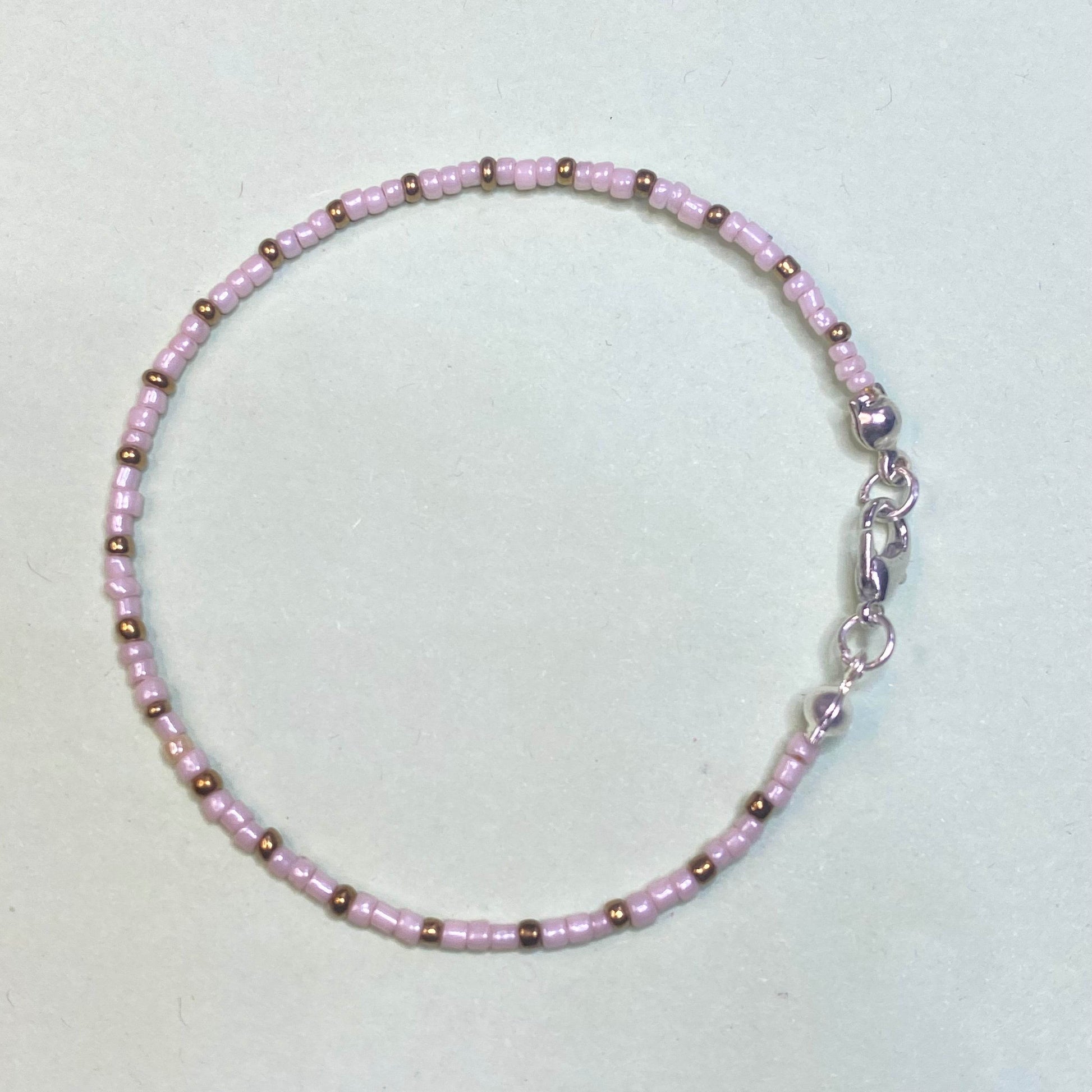 Minimal Seed Beads bracelet | Note its single line - Fatatun