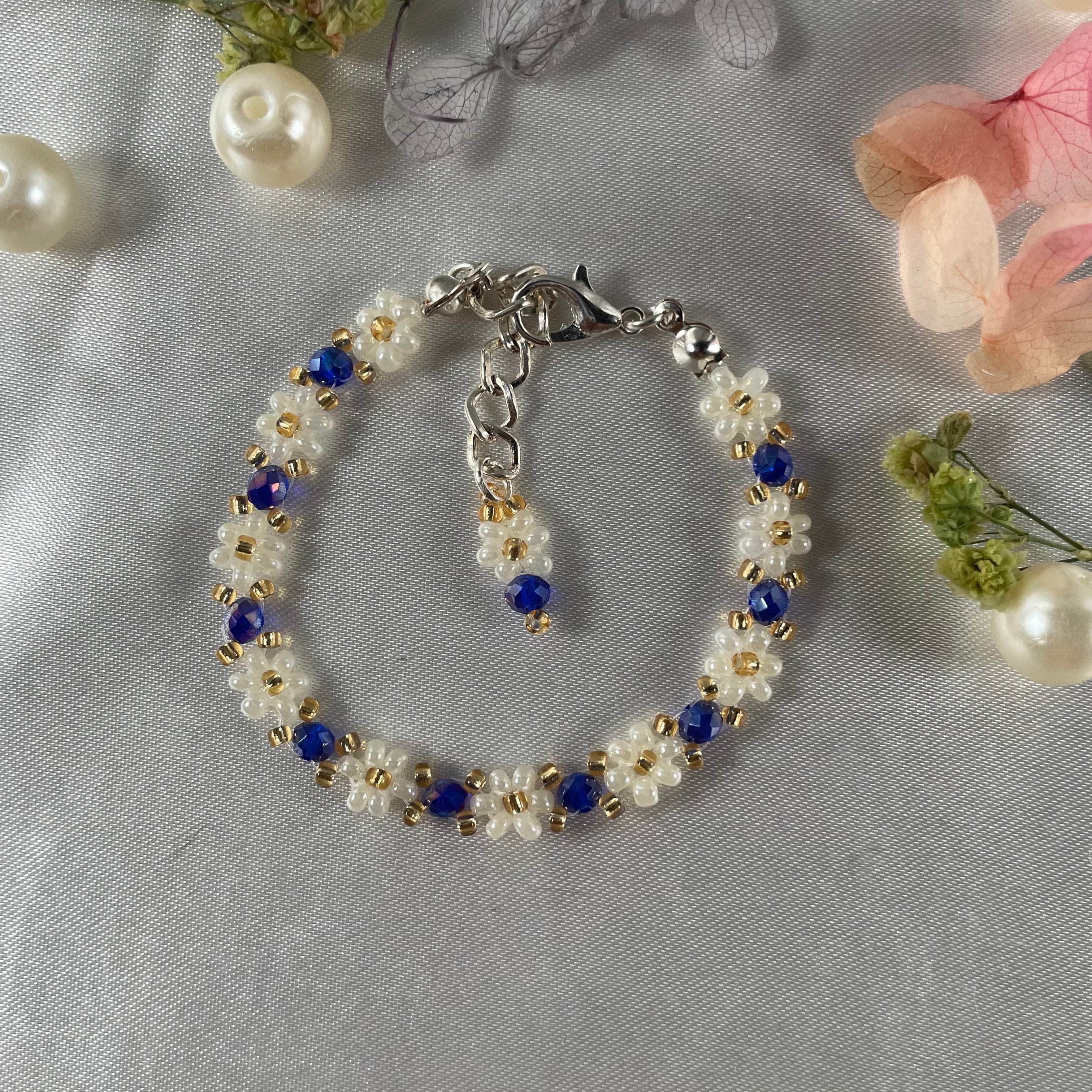 Daisy Flowers bracelet Rondella Crystal | Royal Blue with Off-White & Golden seed beads - Fatatun