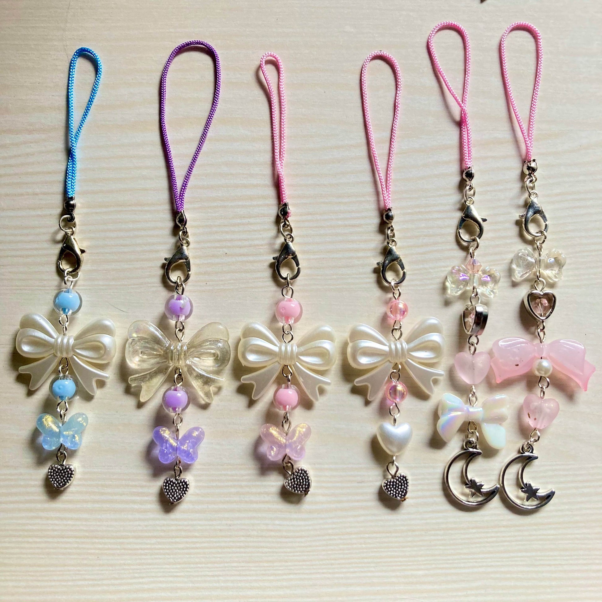 Minimal & Aesthetic Phone Charms | Bow Heart Design - Fatatun