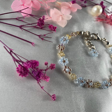Daisy Flowers bracelet | pastel Blue, Light brown, golden finish - Fatatun