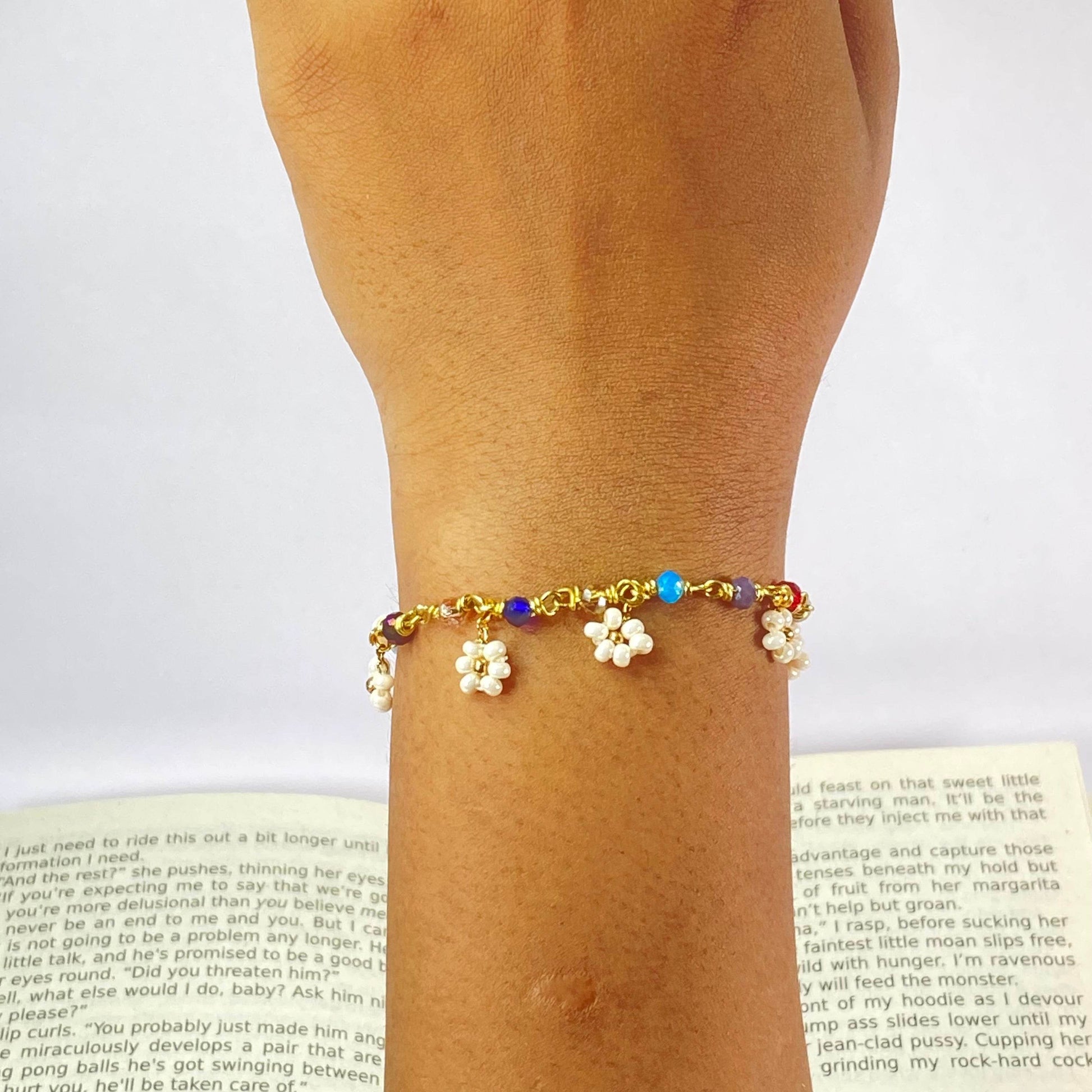 Handmade Daisy chain bracelet, brass wire handmade - Fatatun