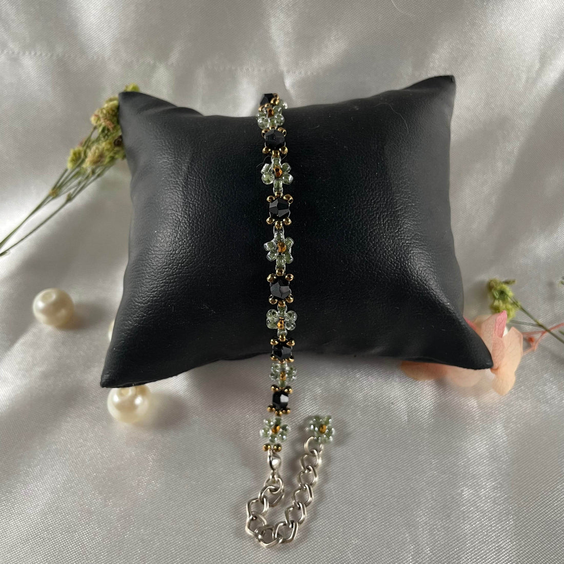 Daisy Flowers bracelet| colour Black Bicon Crystal and olive green, golden beads - Fatatun