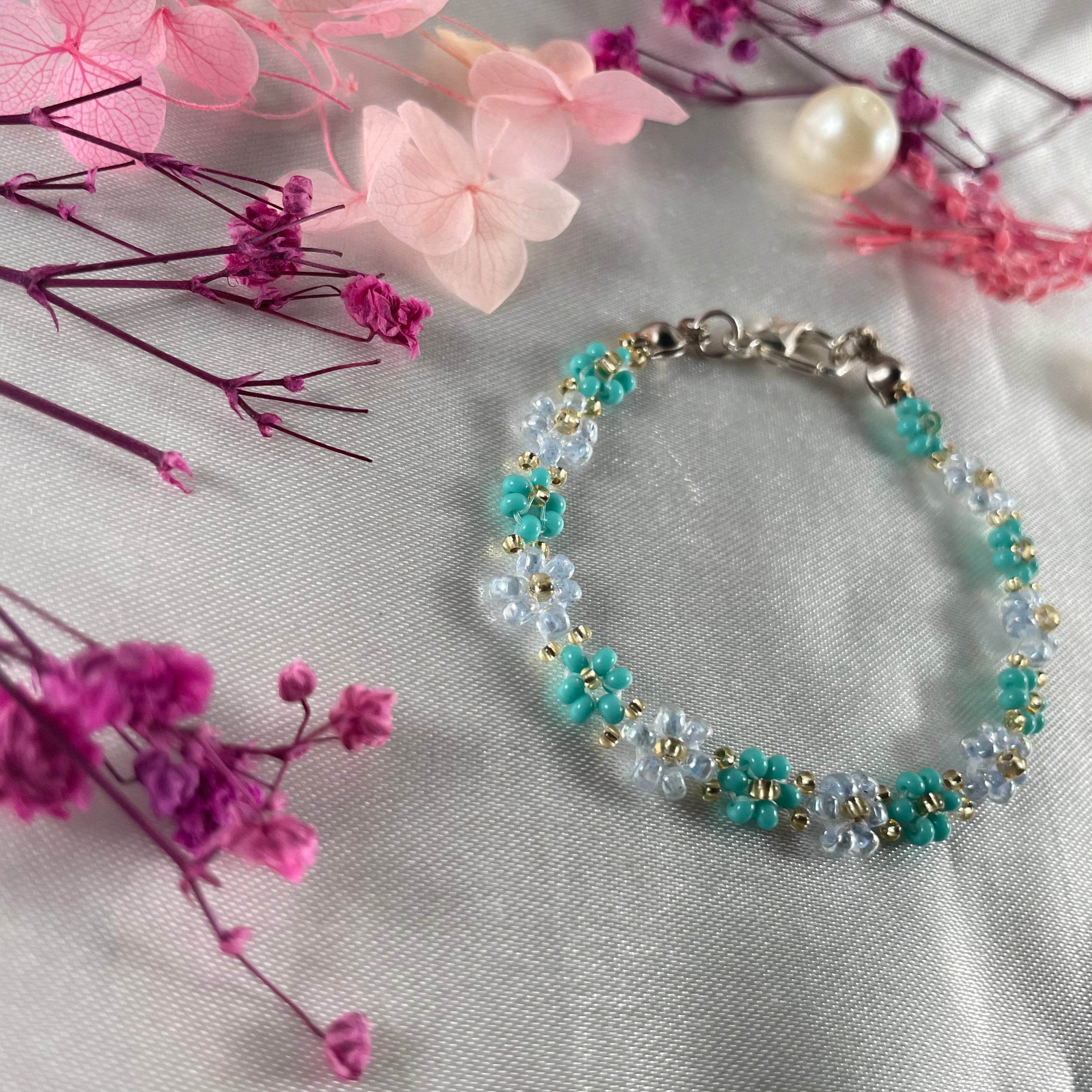 Daisy Flowers bracelet | pastel Blue & Tail Green, with Golden seed beads - Fatatun