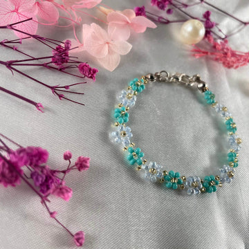 Daisy Flowers bracelet | pastel Blue & Tail Green, with Golden seed beads - Fatatun