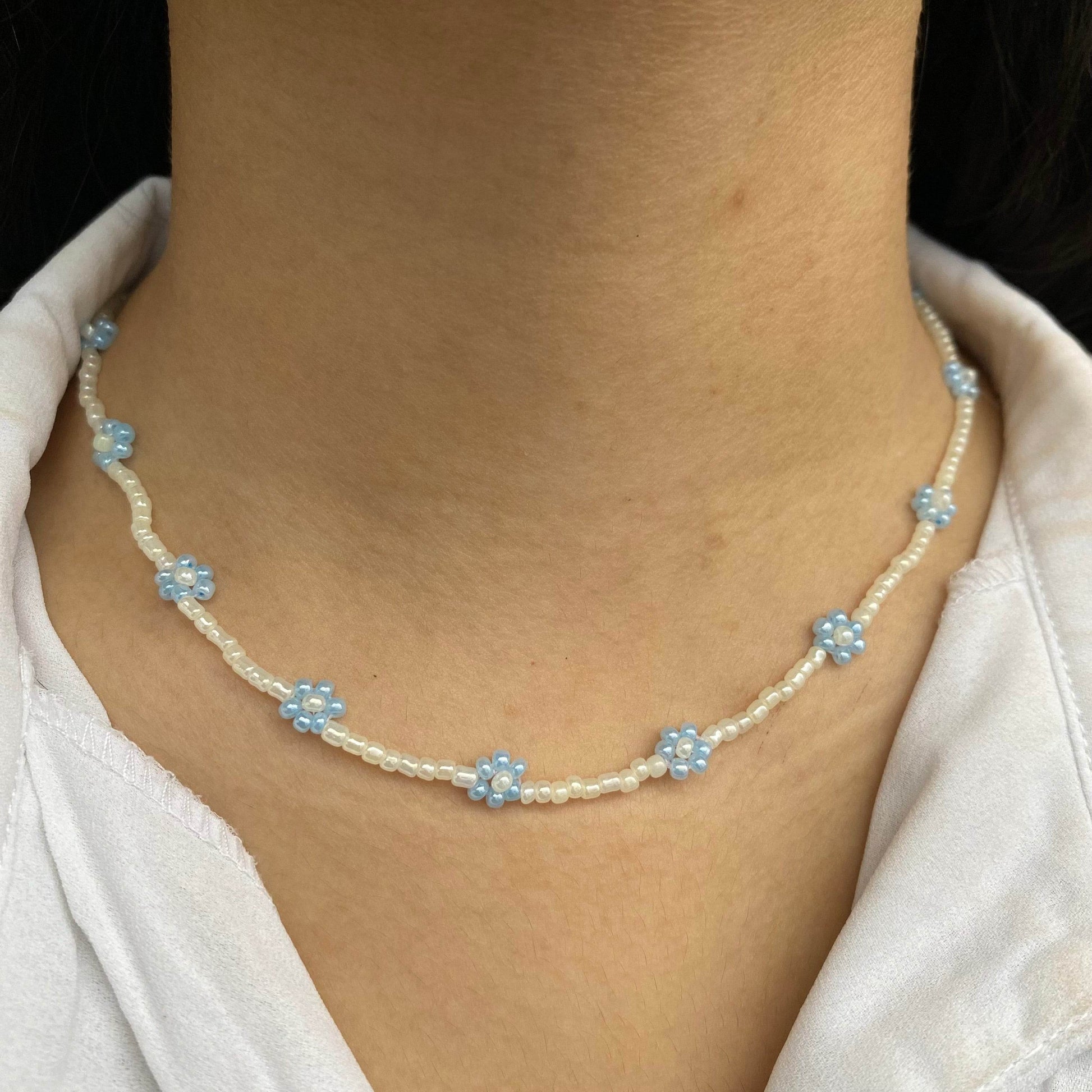 Daisy choker | Daisy chain | Made with seed beads - Fatatun