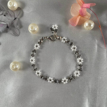 Daisy Flowers bracelet Rondella Crystal | Light Grey Crystal, White and Silver seed beads - Fatatun