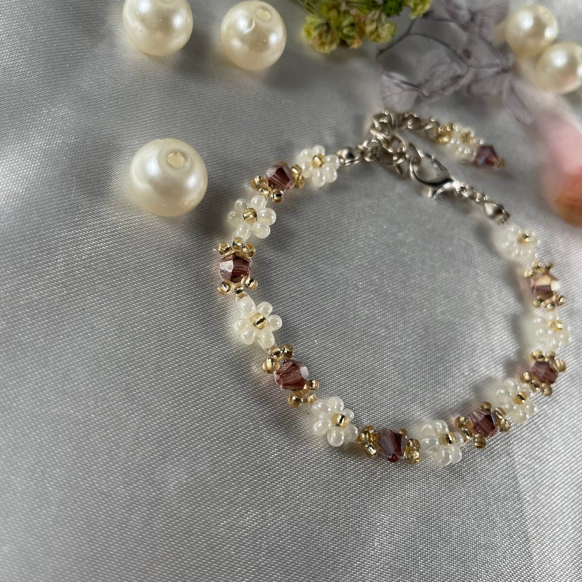 Daisy Flowers bracelet with Crystal made with colour Light Brown - Fatatun