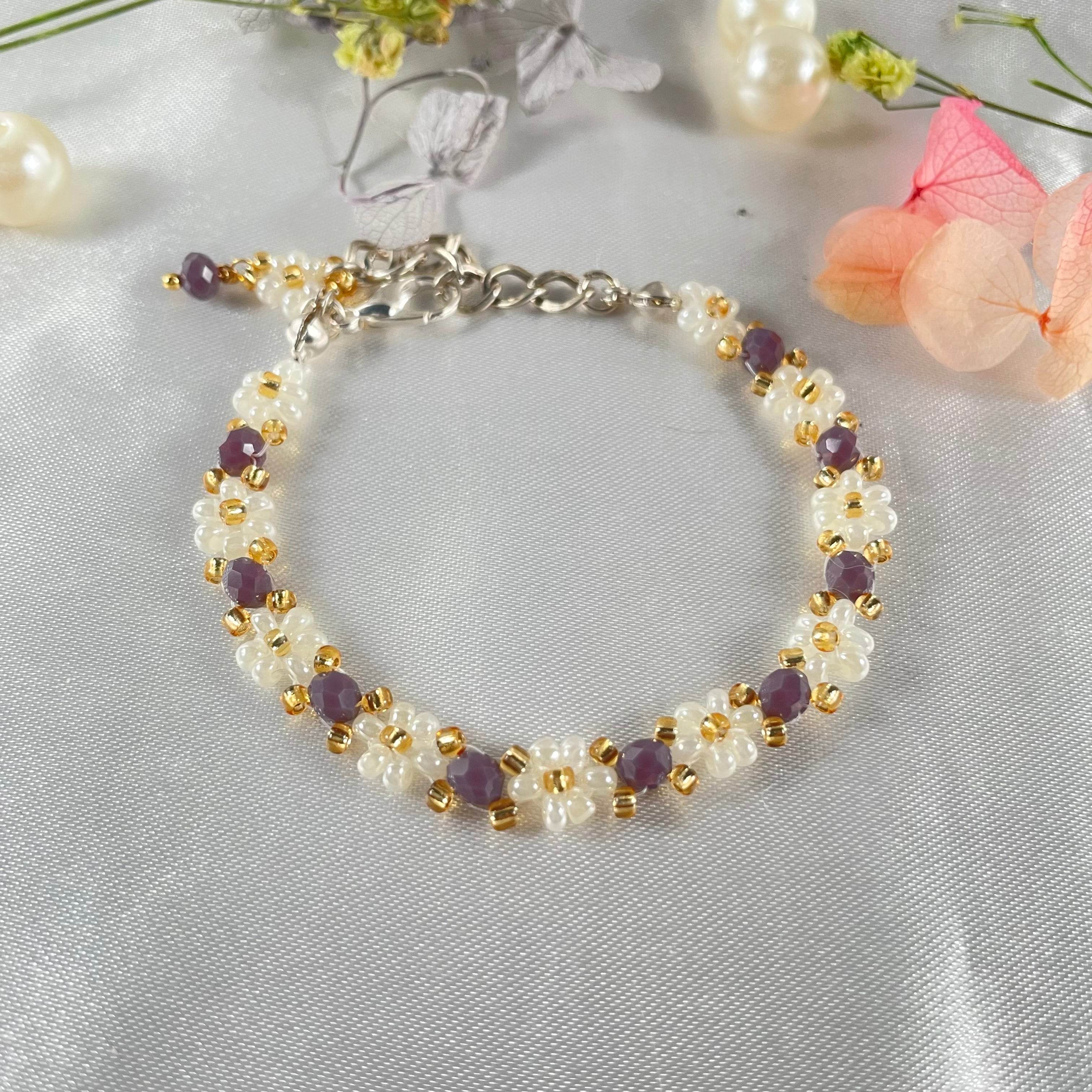 Daisy Flowers bracelet rondella Crystal| Dark Mauve and Off-White with Golden beads - Fatatun
