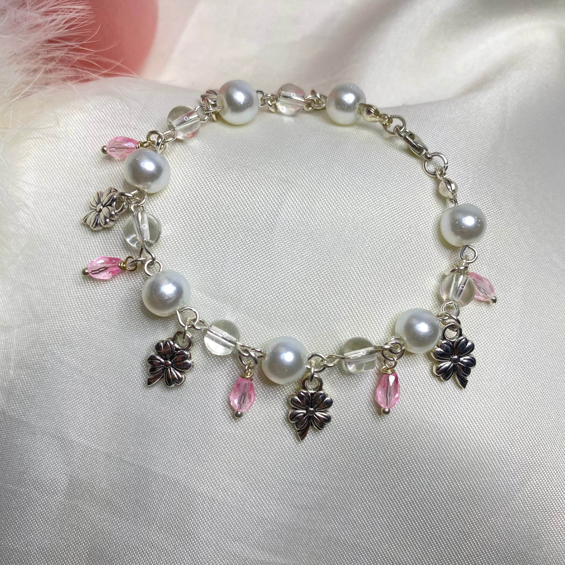 Pink drops beads & pearls with | flowers charms bracelet | fairy design - Fatatun